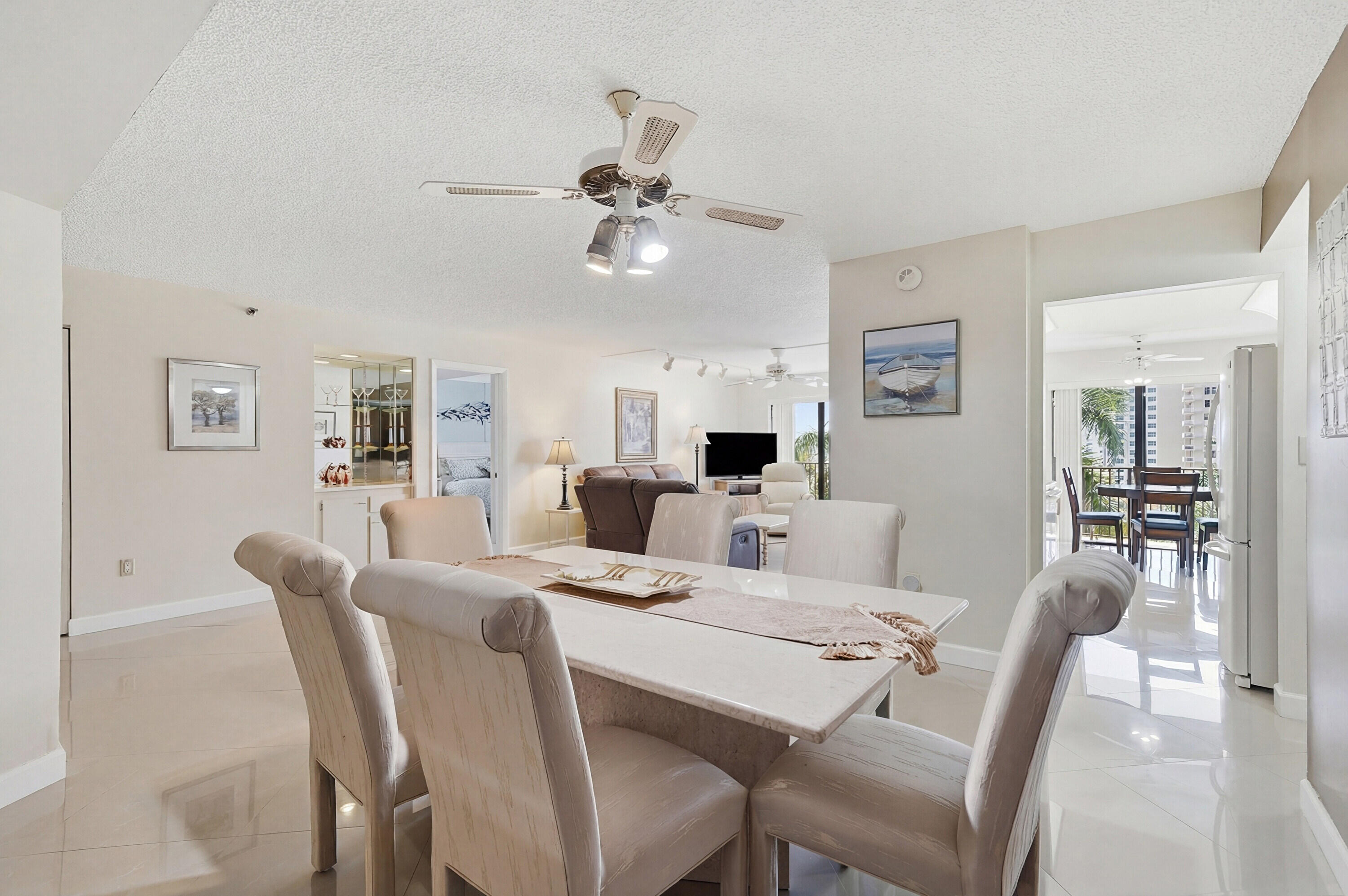 SUMMIT CONDO - Residential