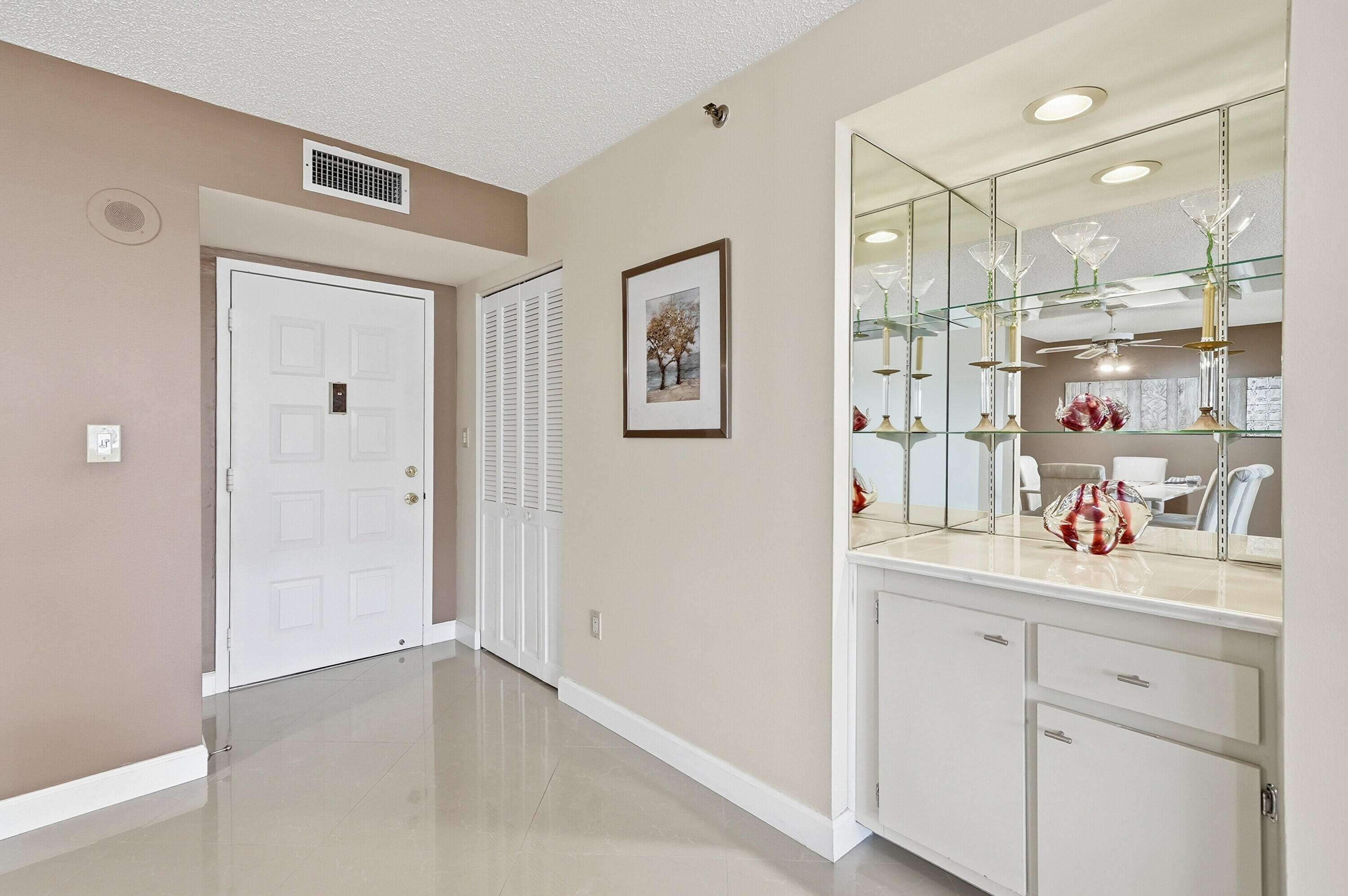 SUMMIT CONDO - Residential