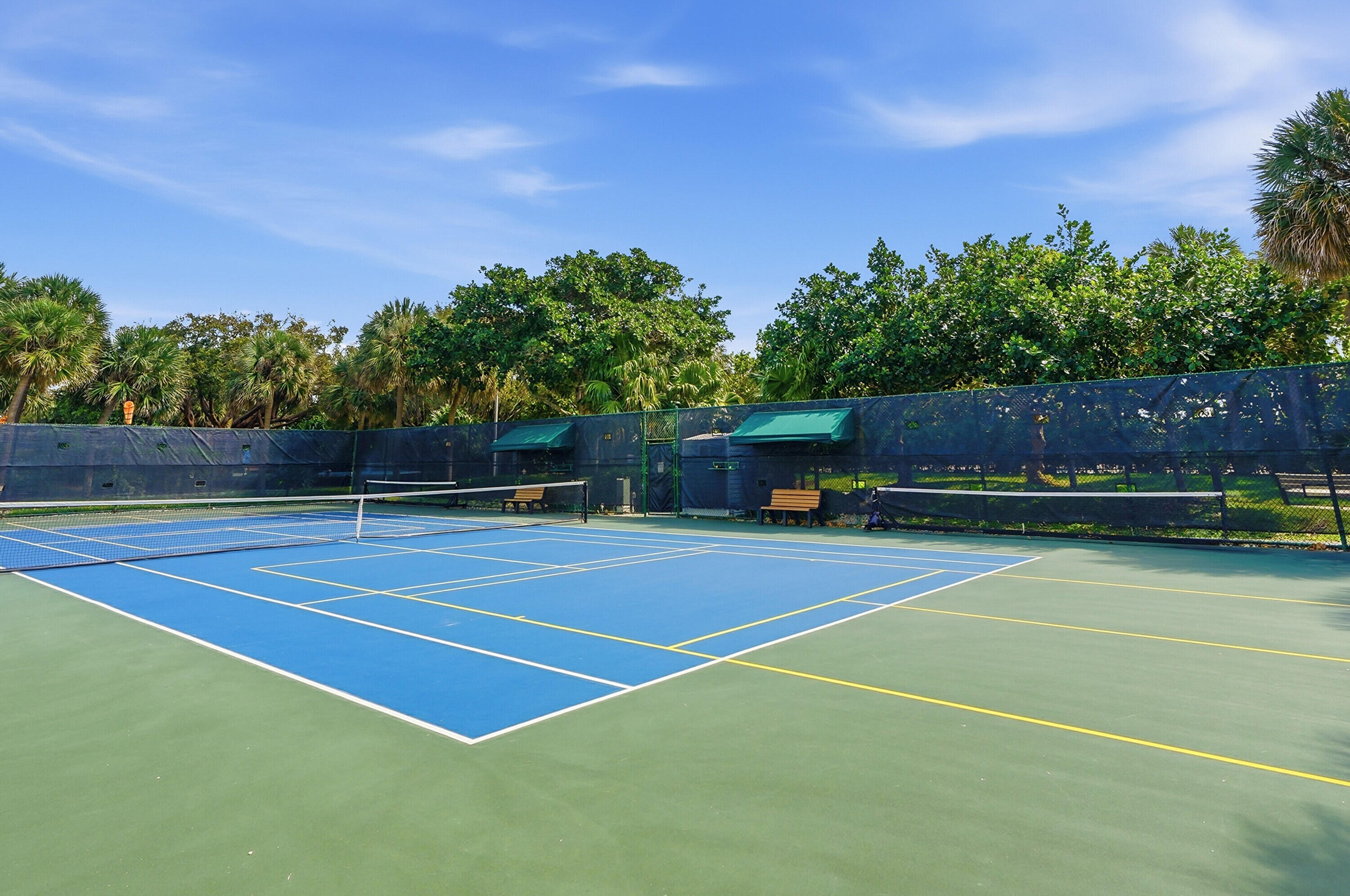 SUMMIT CONDO - Residential