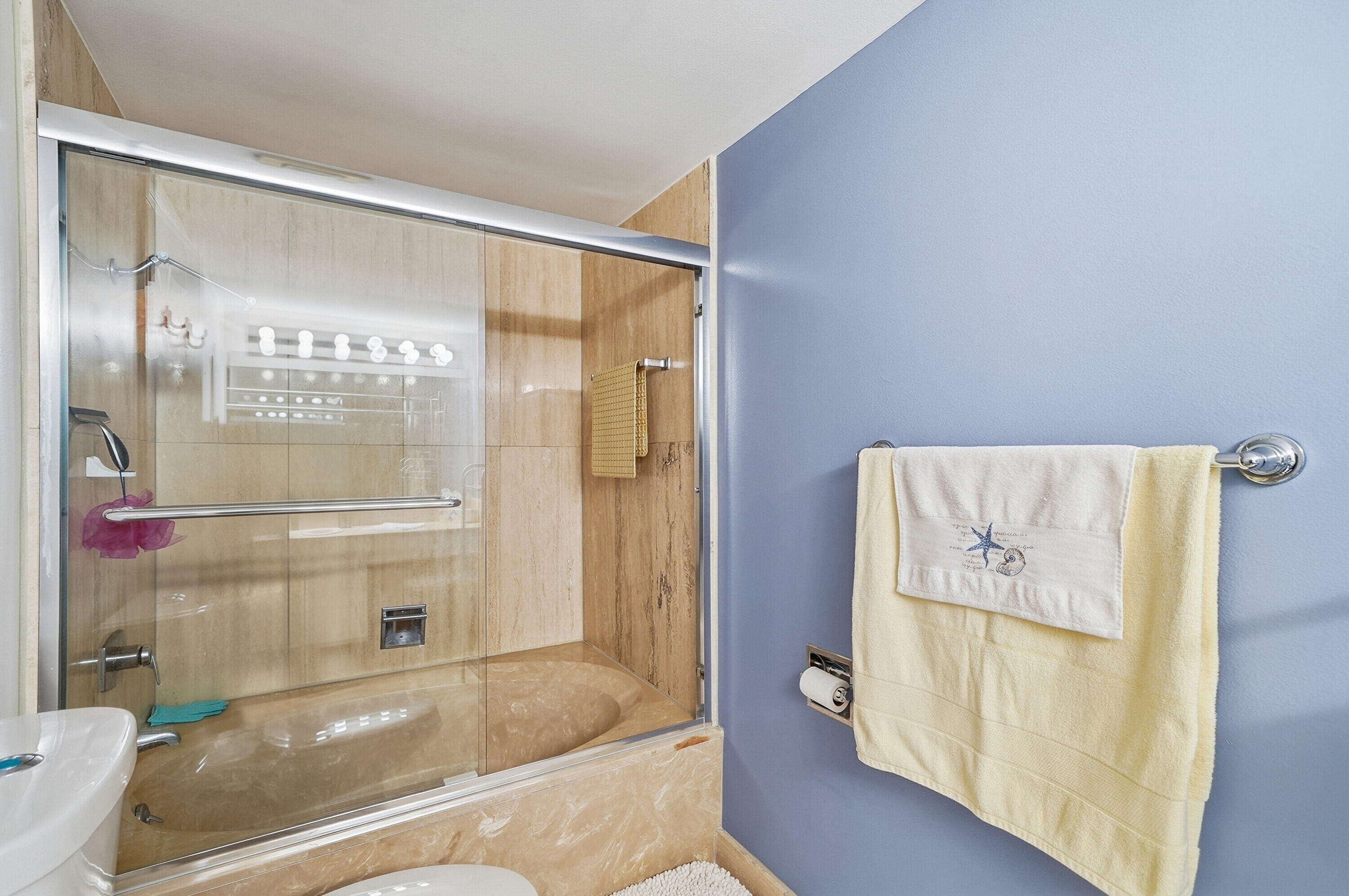 SUMMIT CONDO - Residential