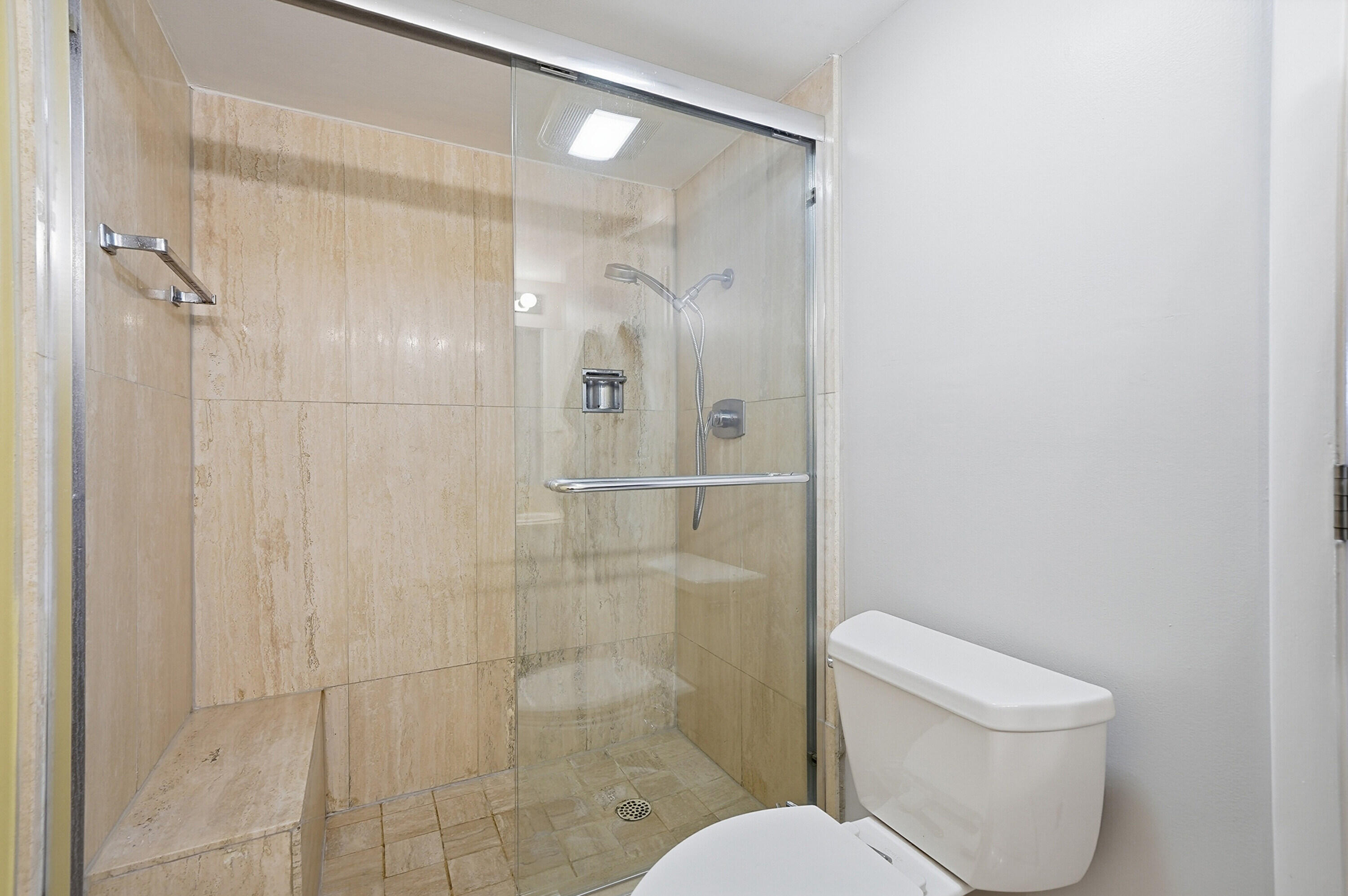 SUMMIT CONDO - Residential