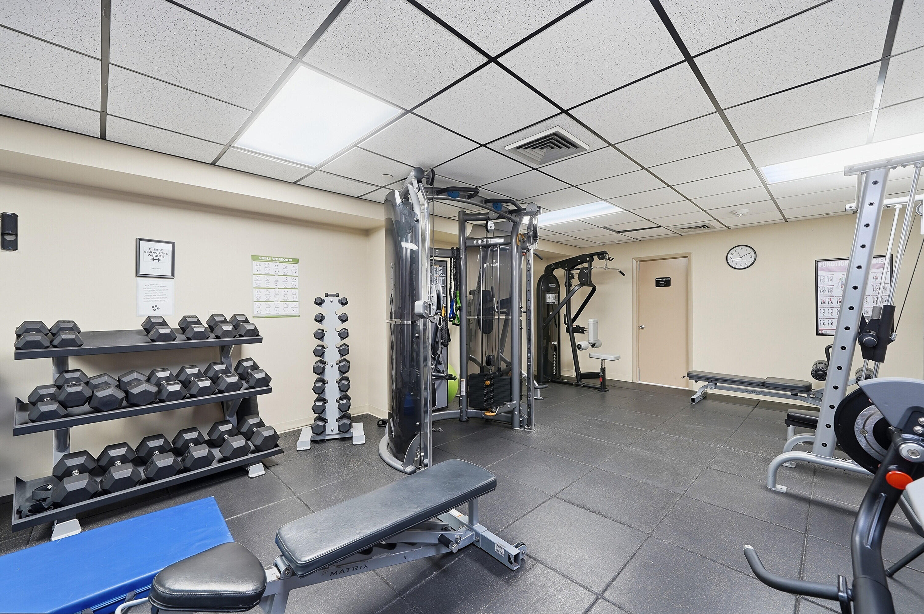 SUMMIT CONDO - Residential