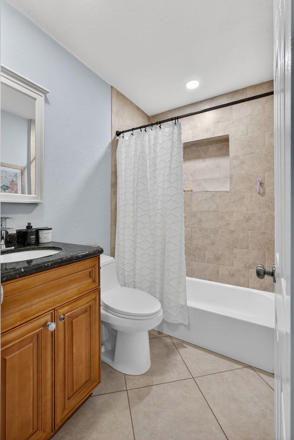 NORTH LAKE WORTH - Residential
