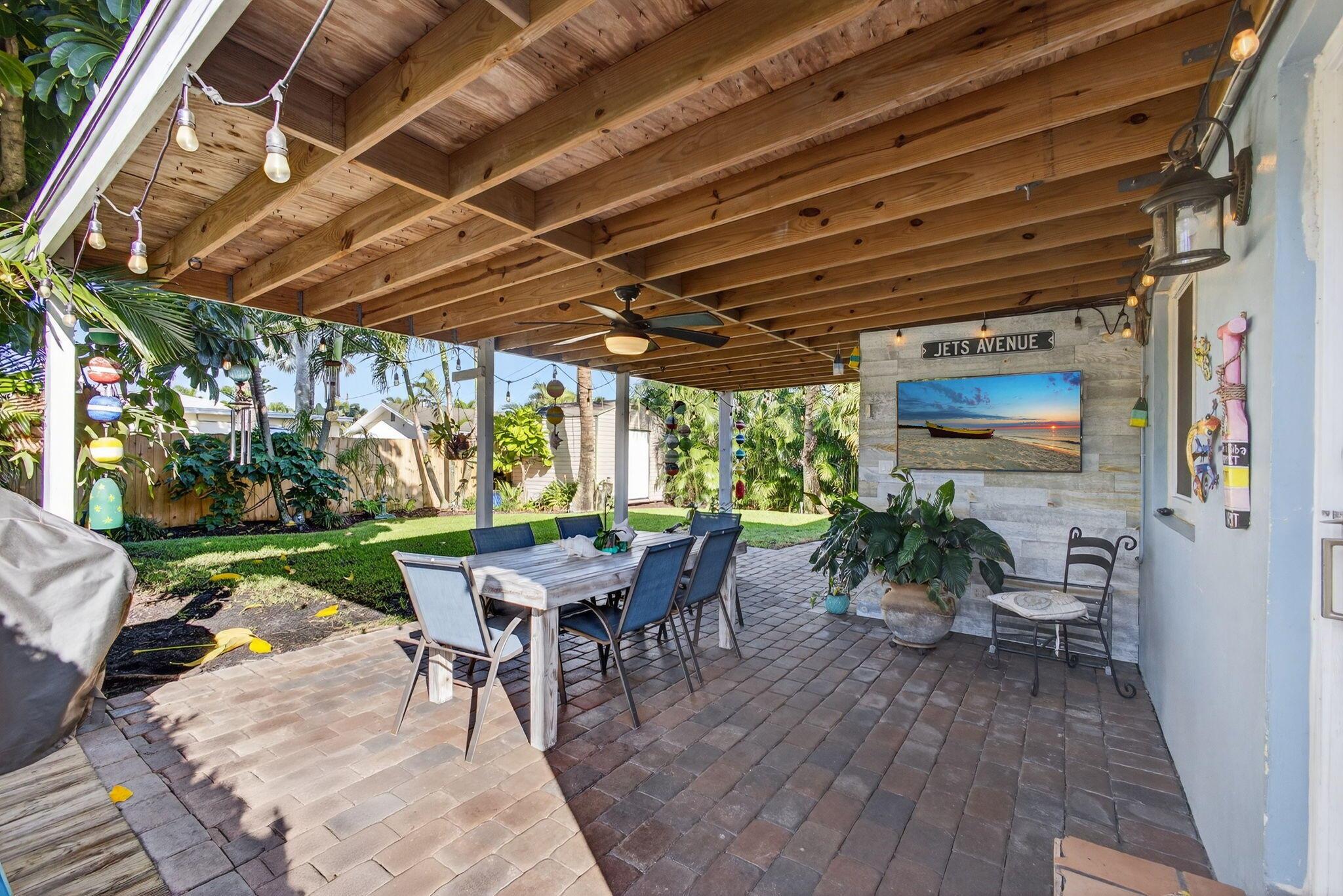 NORTH LAKE WORTH - Residential