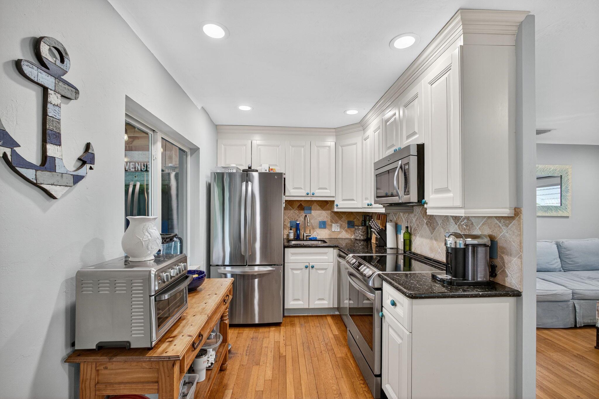 NORTH LAKE WORTH - Residential