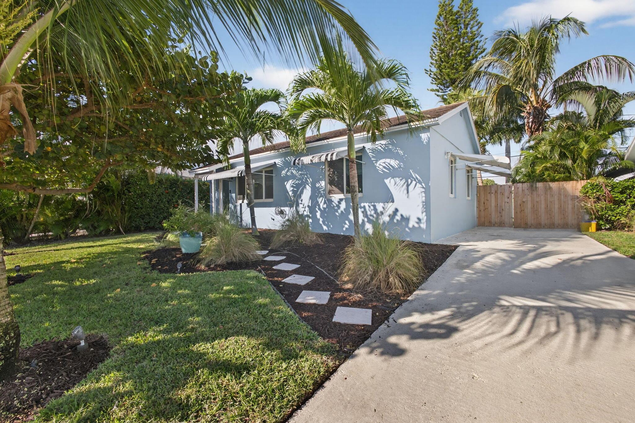 NORTH LAKE WORTH - Residential