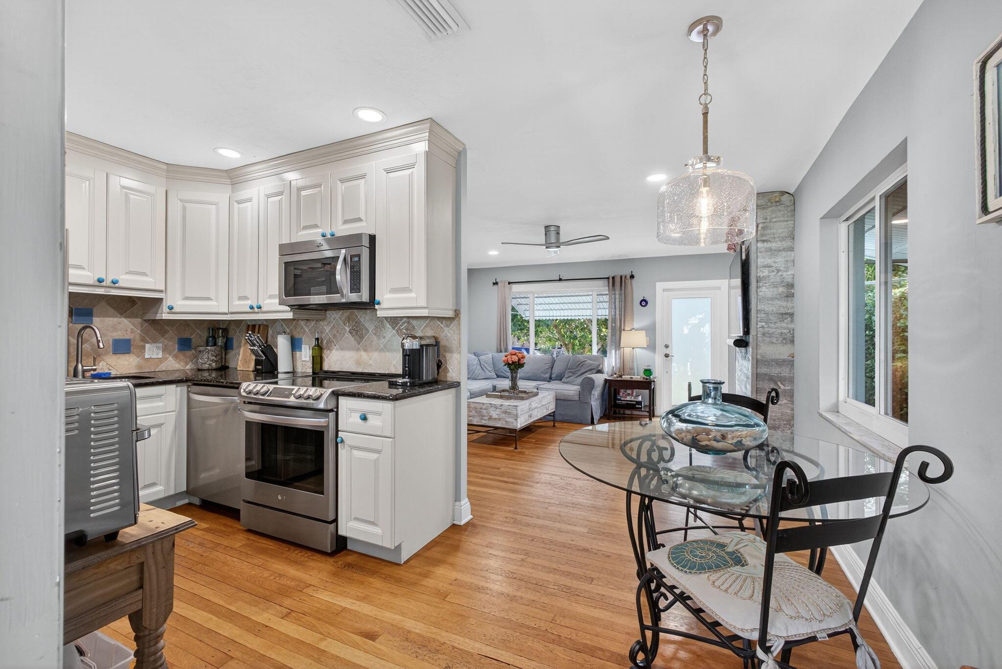 NORTH LAKE WORTH - Residential