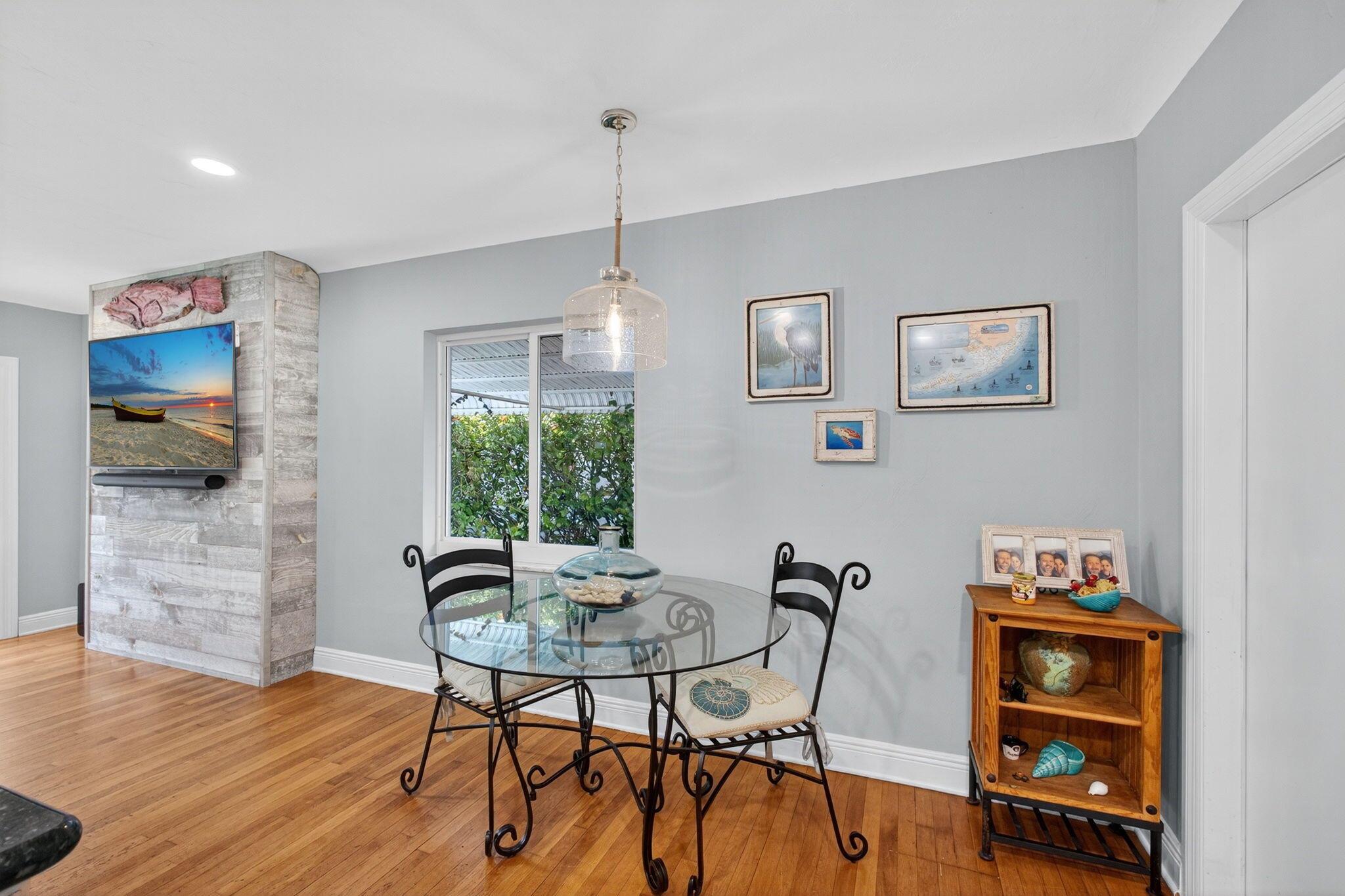 NORTH LAKE WORTH - Residential