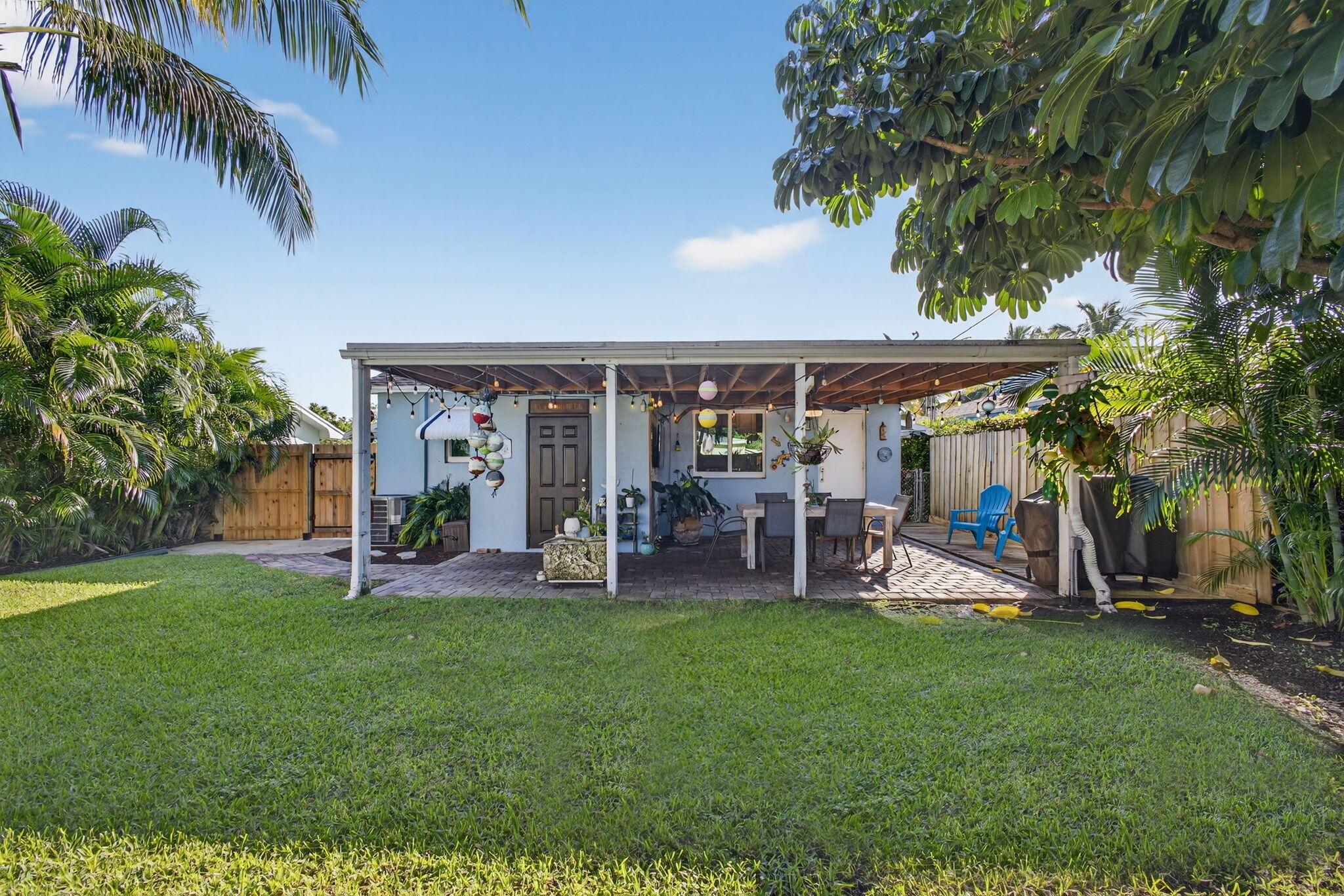 NORTH LAKE WORTH - Residential