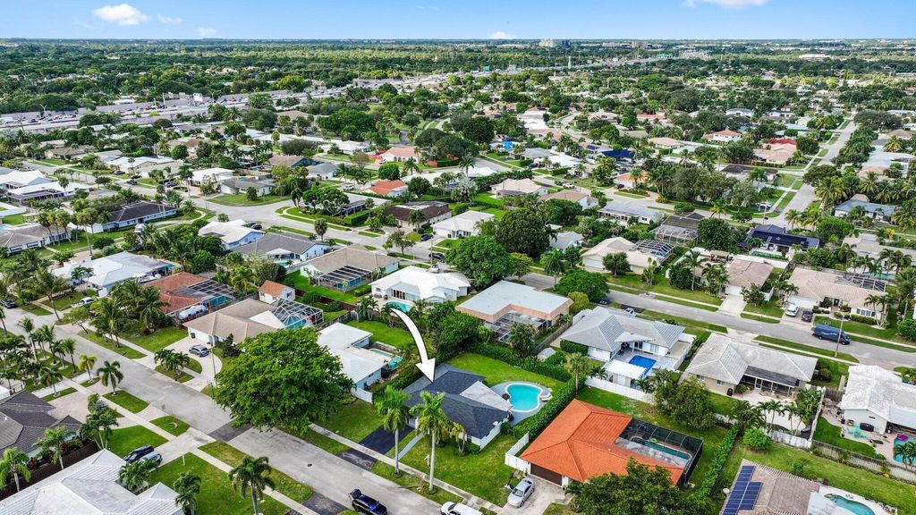 Photo of 1333 SW 13th Place, Boca Raton, FL 33486 (MLS # R11037244)