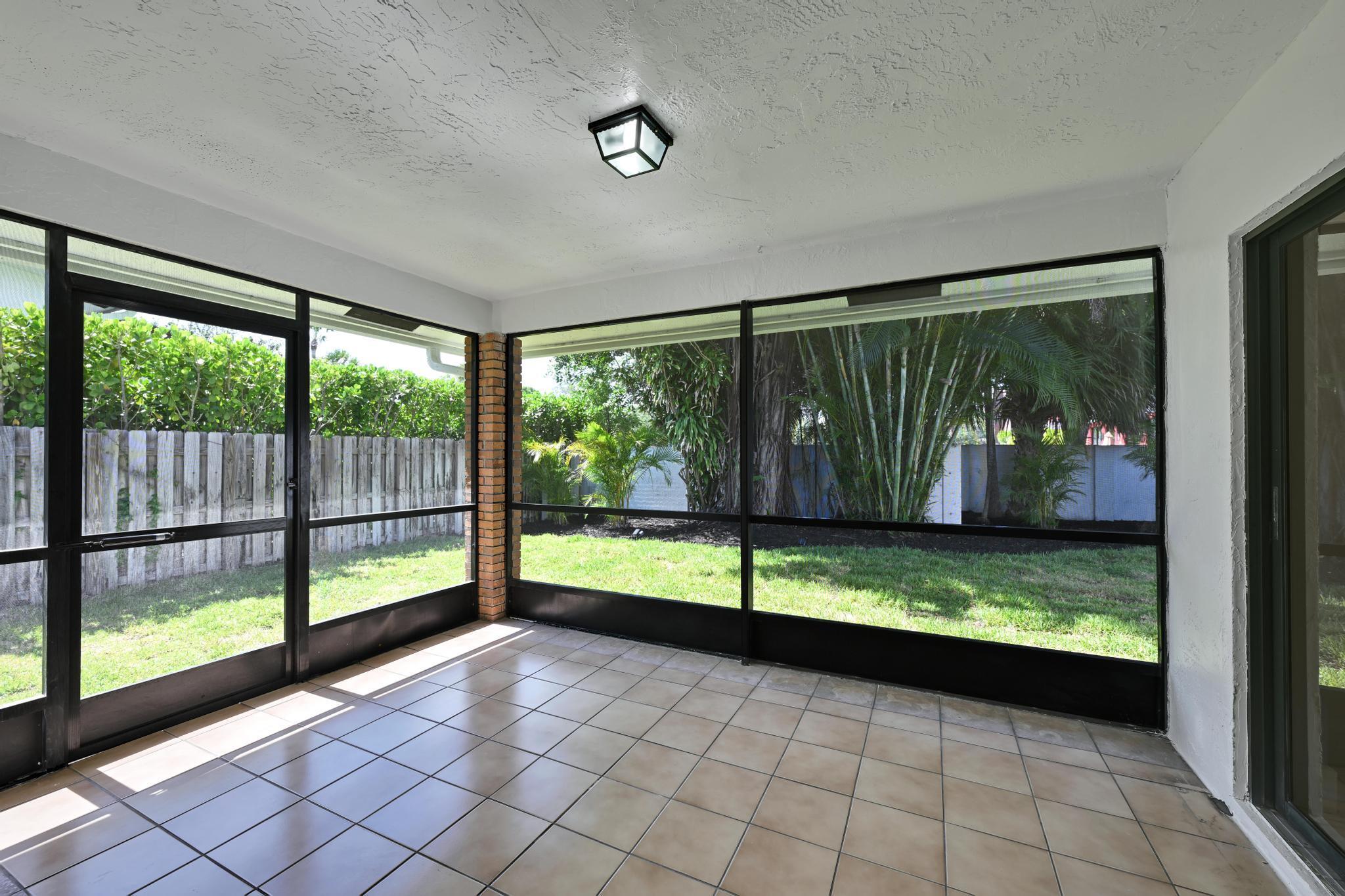 VILLA RICA - Residential Lease