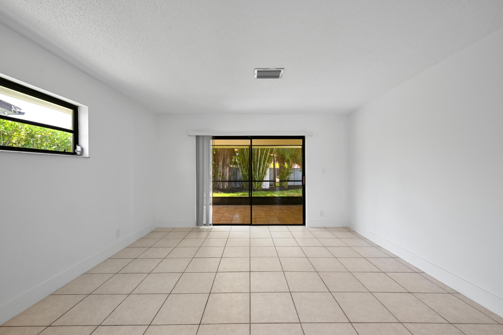 VILLA RICA - Residential Lease