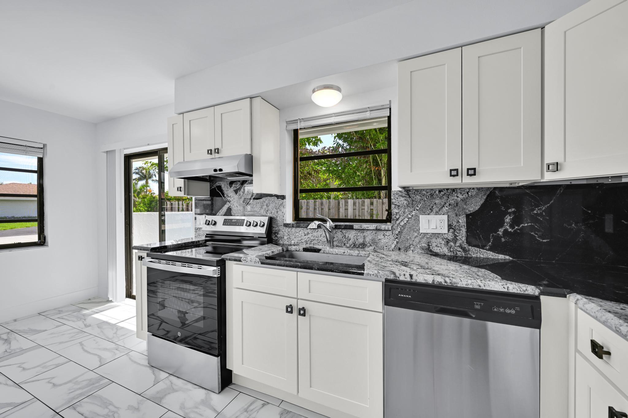 VILLA RICA - Residential Lease