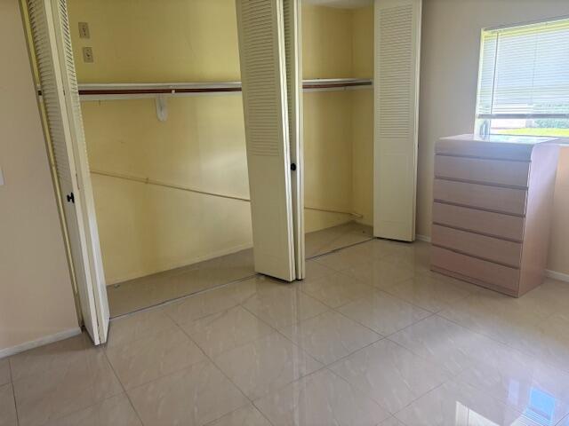 CRESTHAVEN VILLAS 11 CONDO - Residential