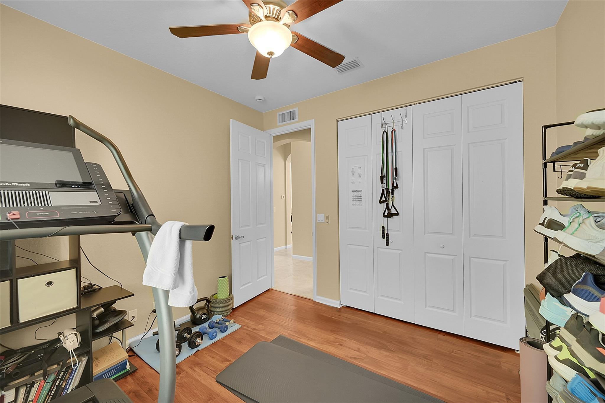 KNOLLWOOD - Residential