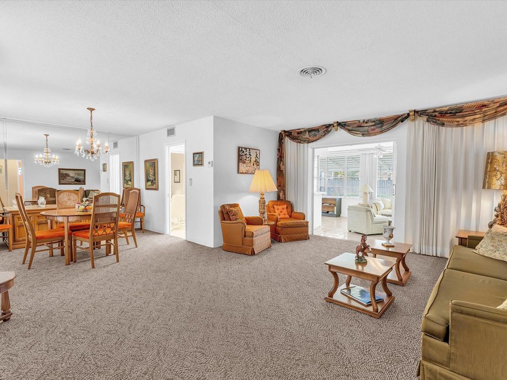 Photo of 407 S Highland Dr, Hollywood, FL 33021 (MLS # F10541493)