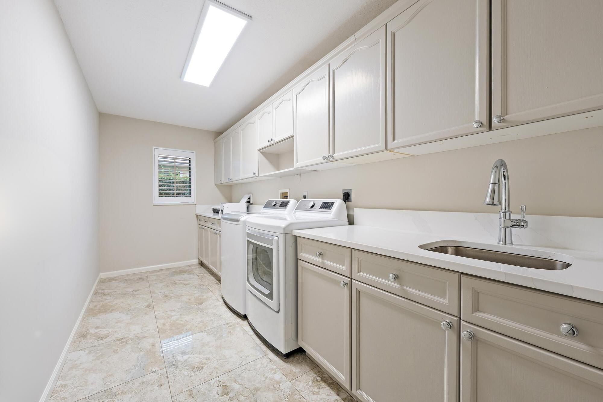 SHORES 3 - Residential