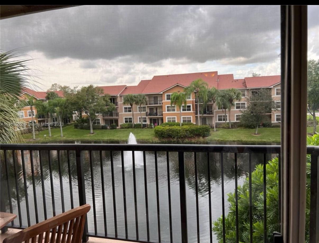 EDGEWATER - Residential