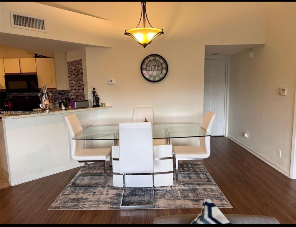 EDGEWATER - Residential