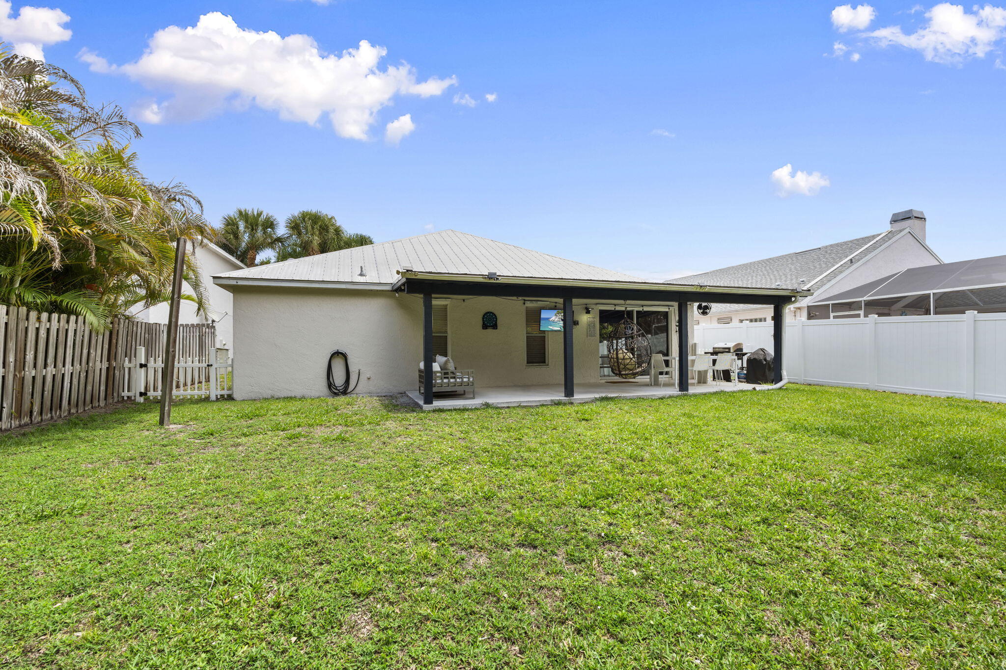 PINEAPPLE PLANTATION - Residential