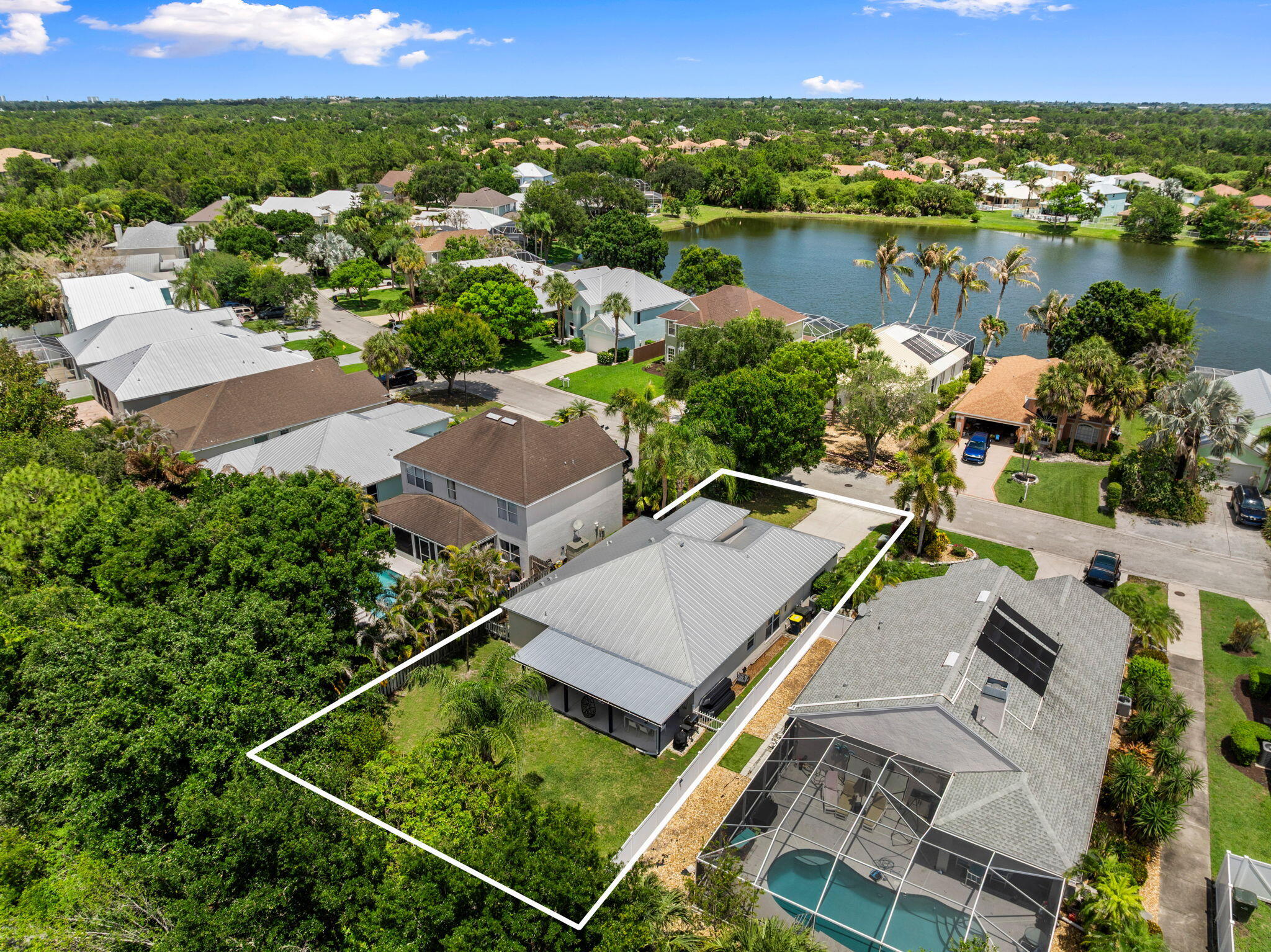 PINEAPPLE PLANTATION - Residential