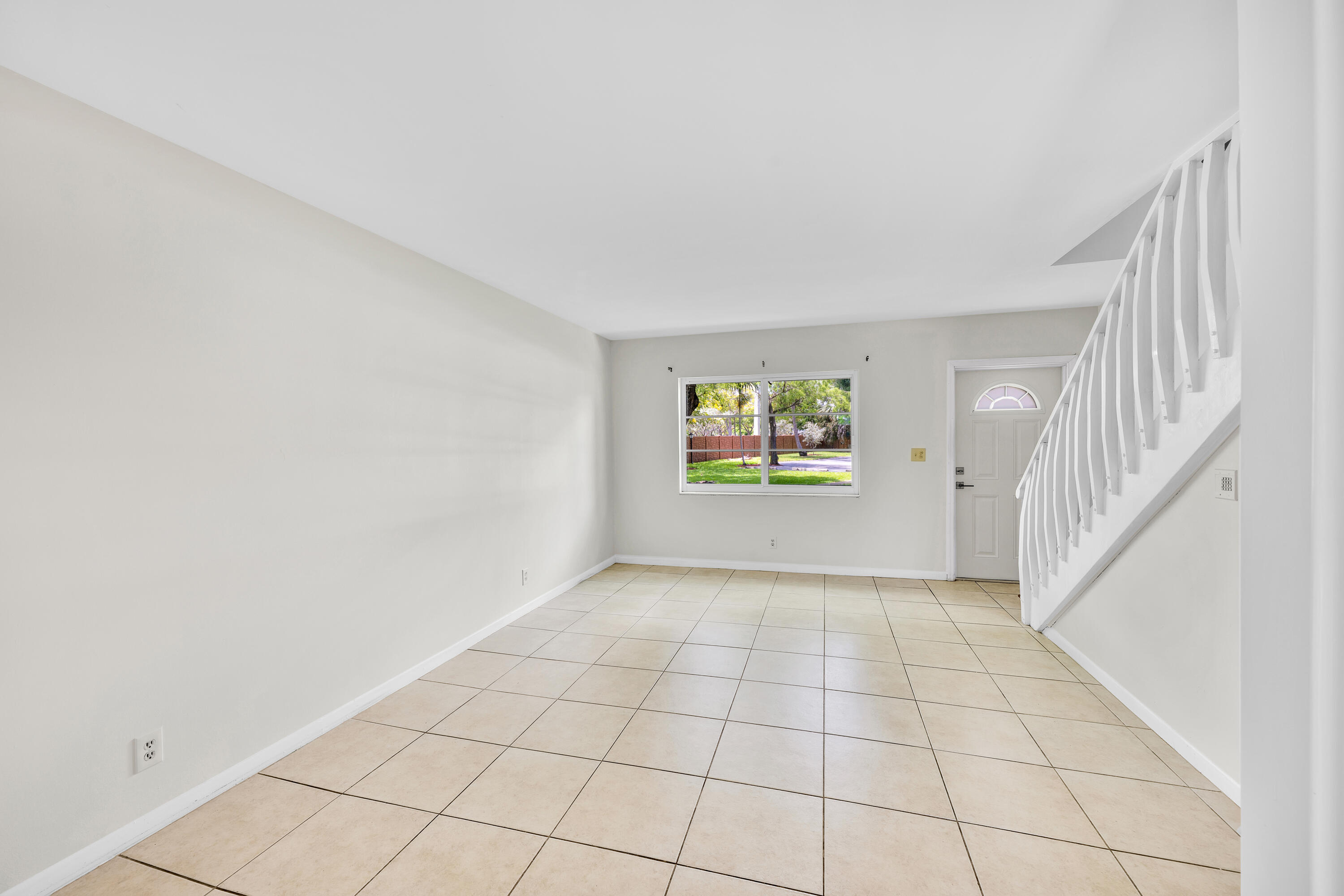 16 NE 20th Court B8