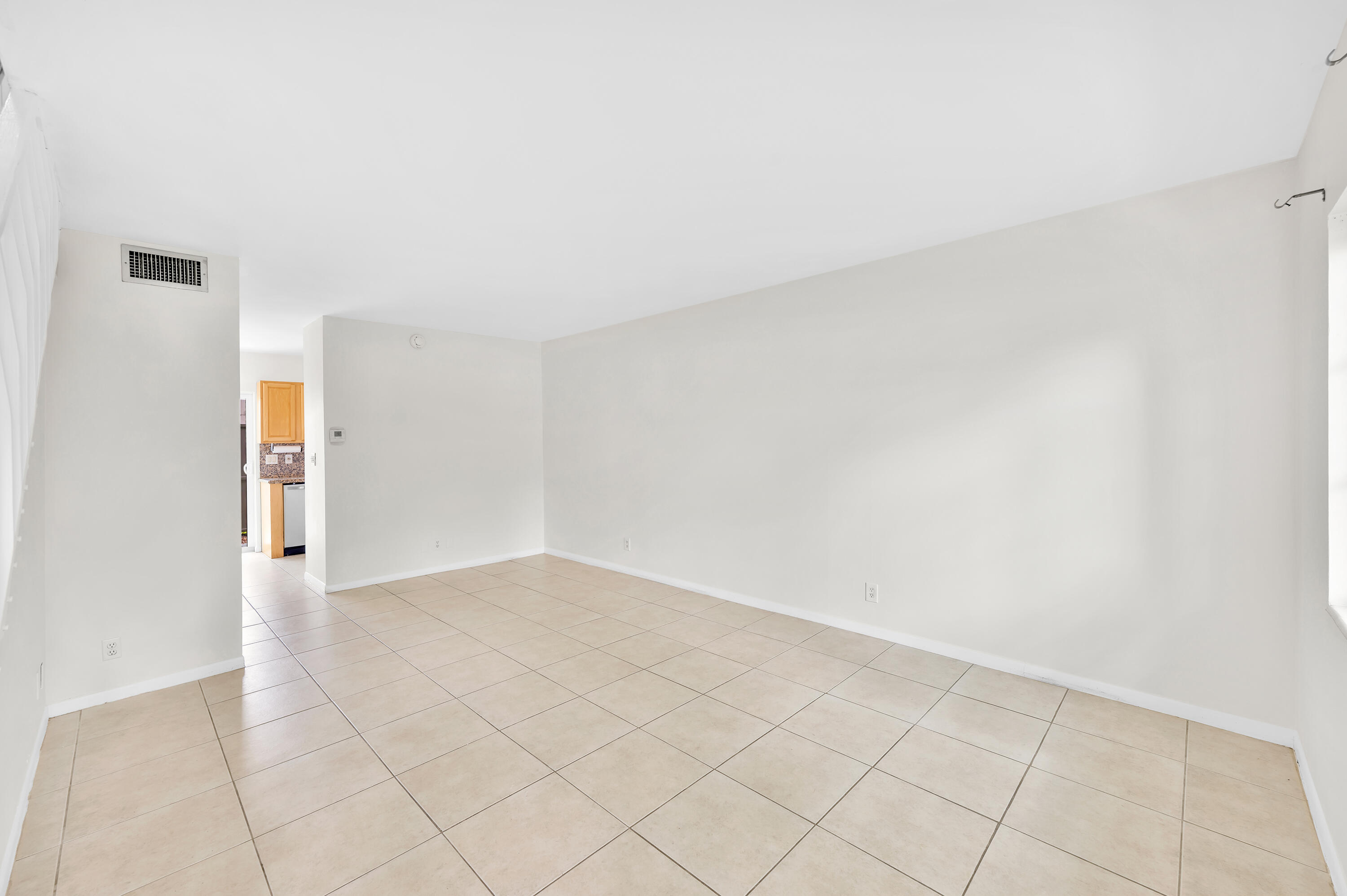 16 NE 20th Court B8