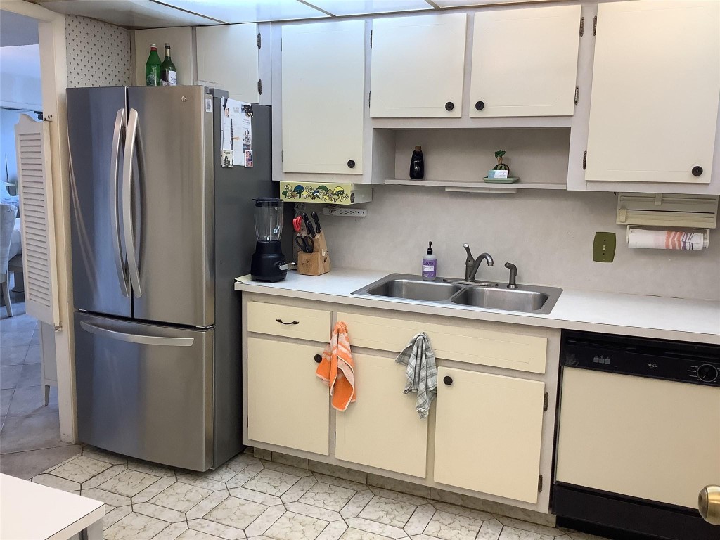 GOLDEN HORN CONDO - Residential