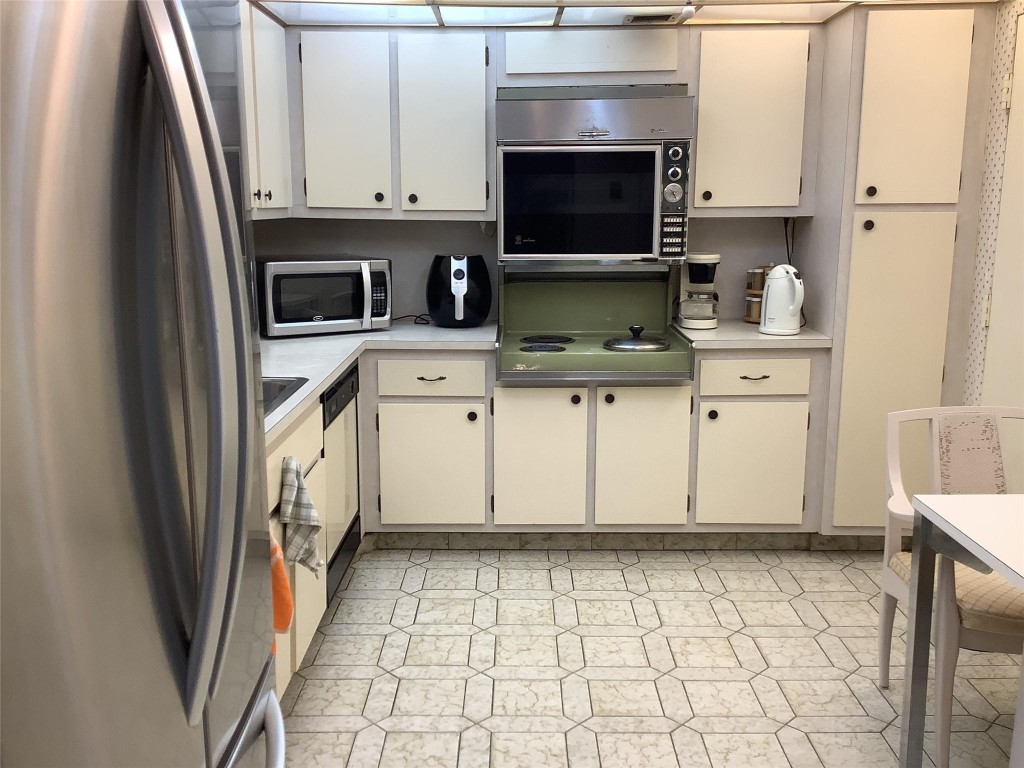 GOLDEN HORN CONDO - Residential