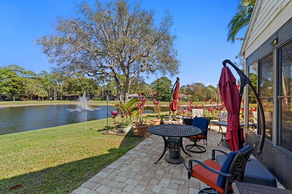 Photo of 7676 Kings Ride Rd, Boynton Beach, FL 33436 (MLS # R11166947)