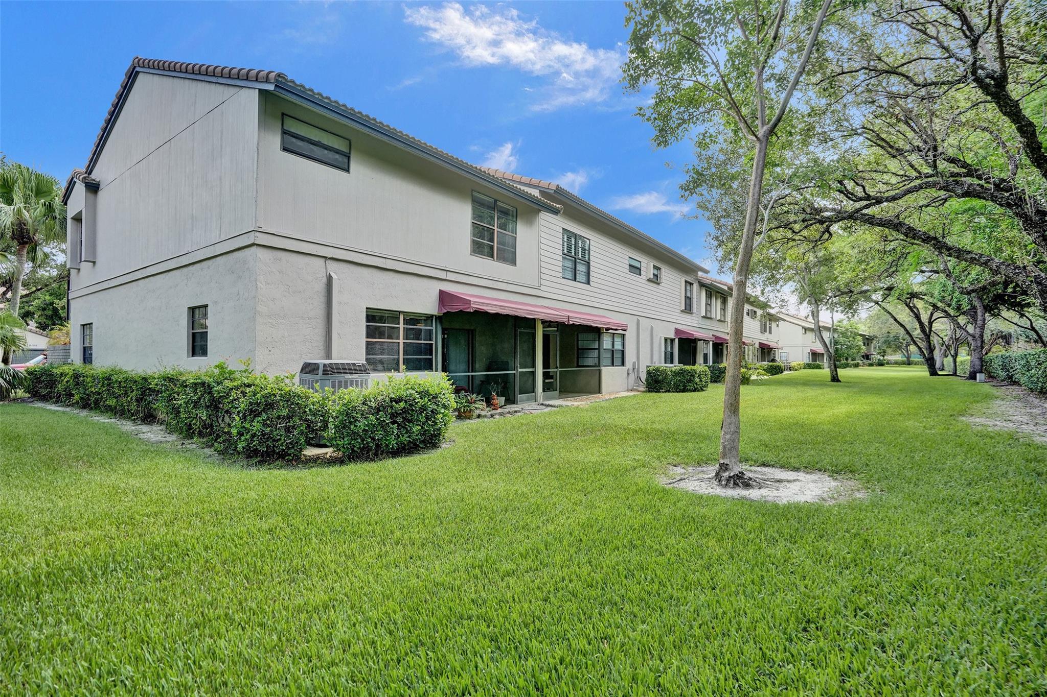 9117 Vineyard Lake Dr