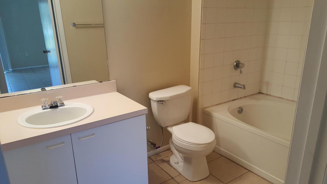 Palm Lake Condo - Residential Lease