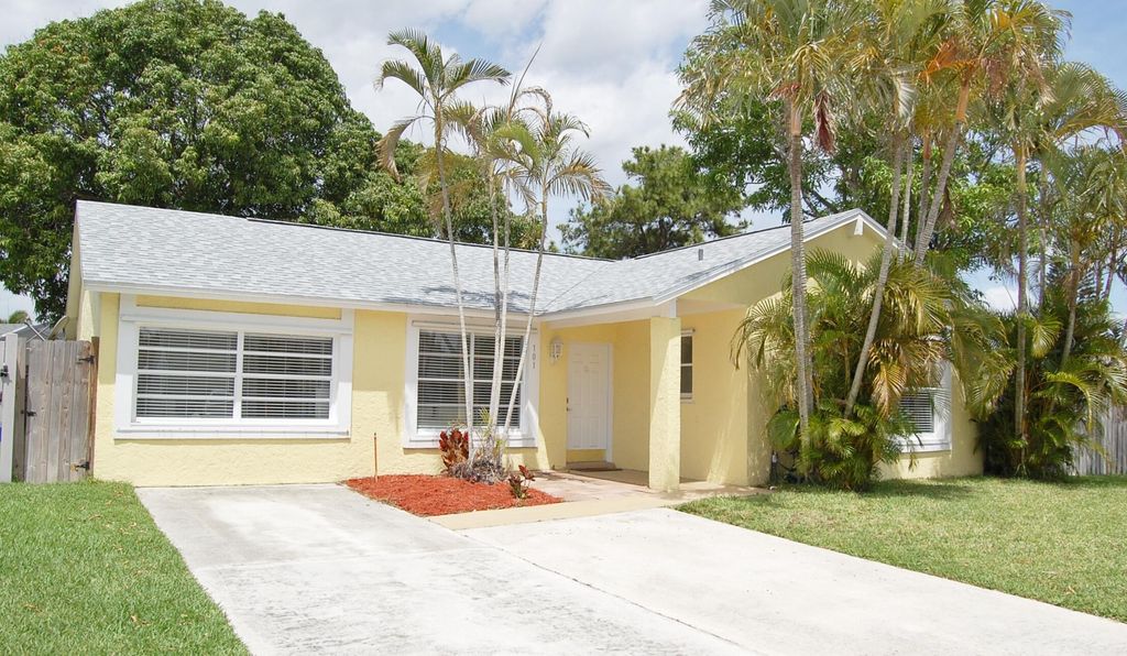 Photo of 101 Wingate Drive, Jupiter, FL 33458 (MLS # R10810693)