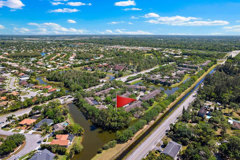250 Crestwood Circle 208