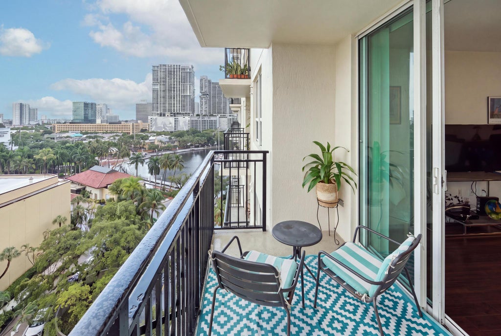 Photo of 610 W Las Olas Boulevard #1114N, Fort Lauderdale, FL 33312 (MLS # B26073549)