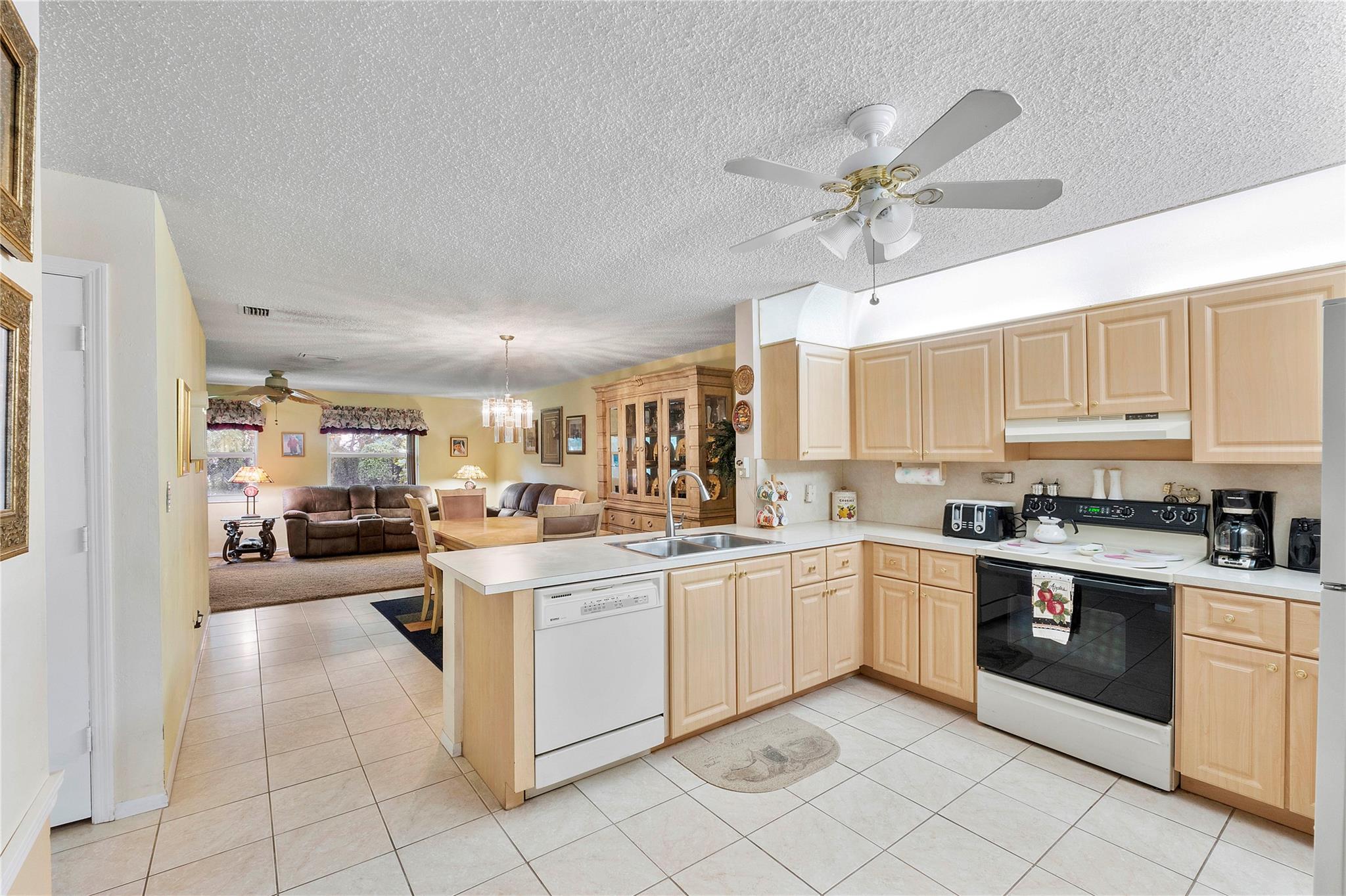 View photos, virtual tours, details... 3013 NW 103rd Ln