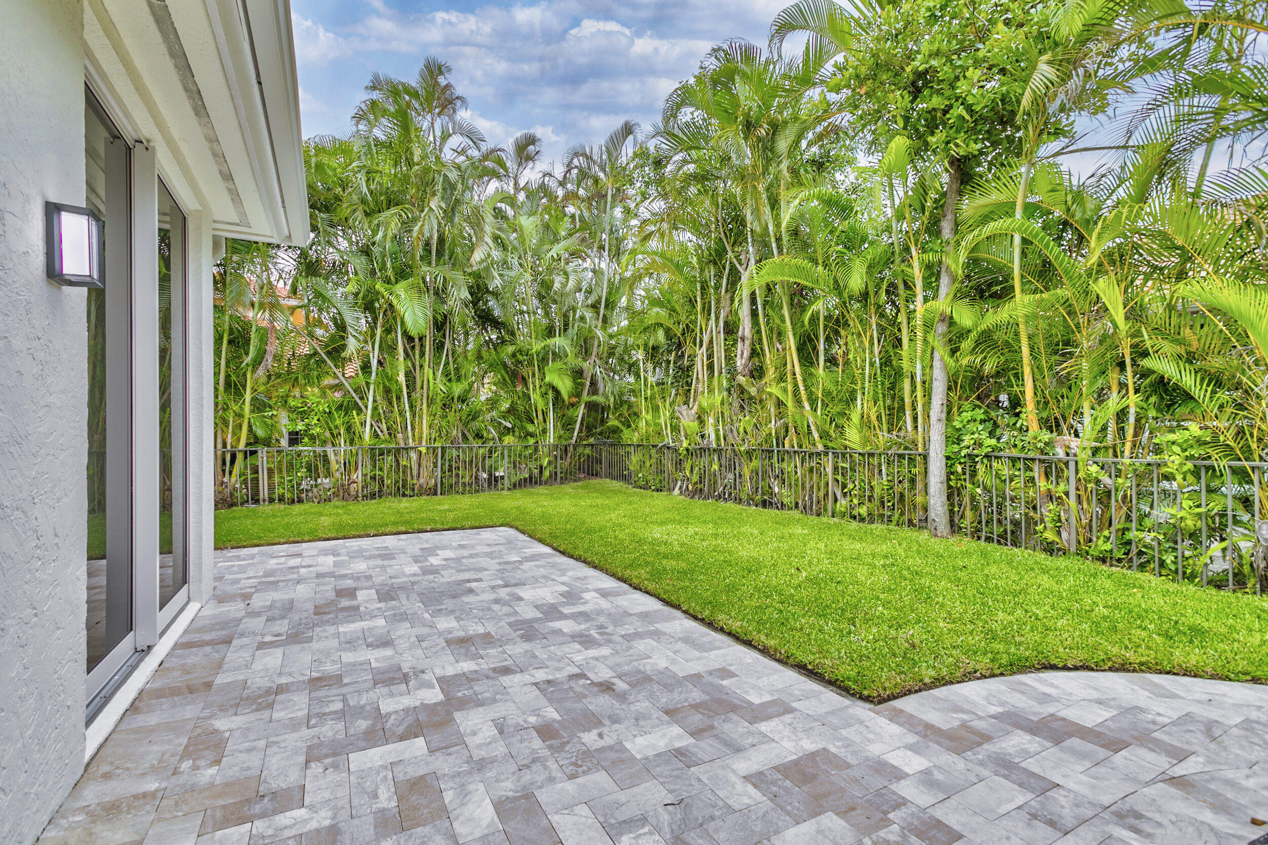 REGENTS PLACE - Residential