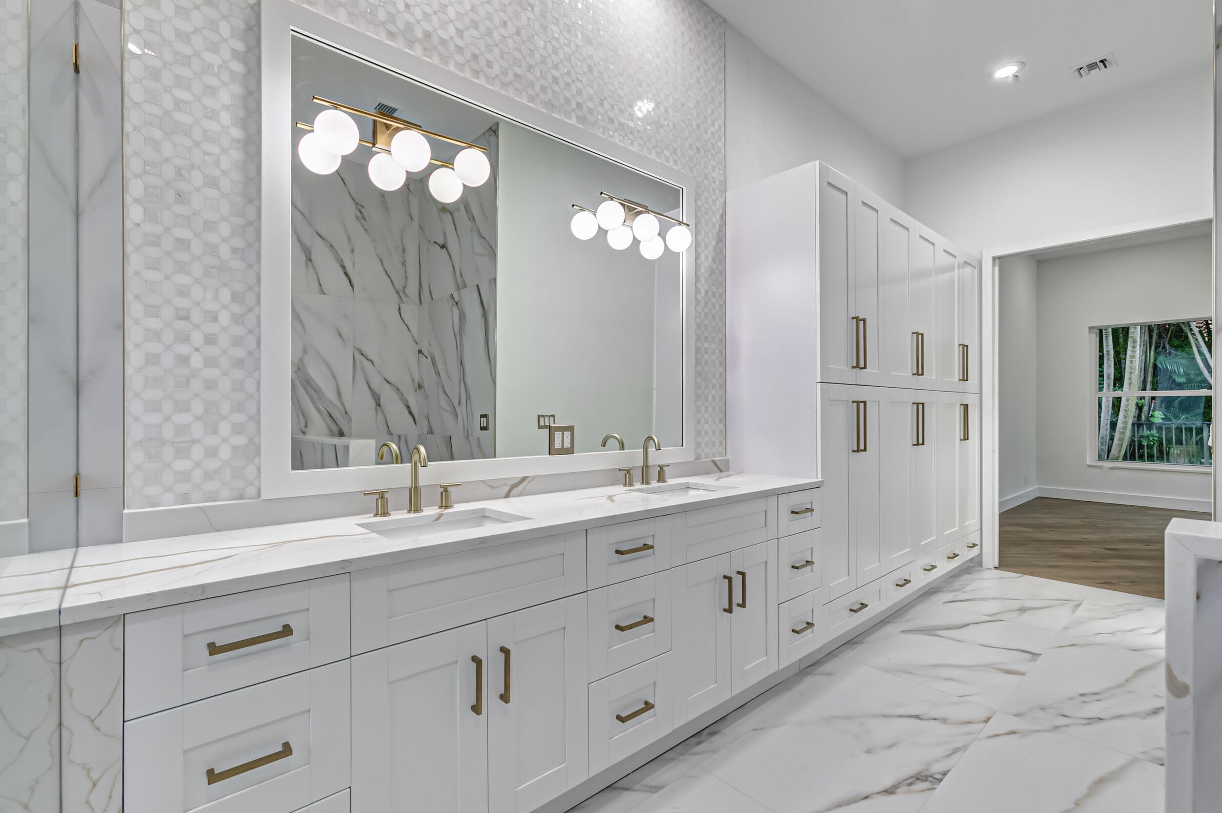 REGENTS PLACE - Residential