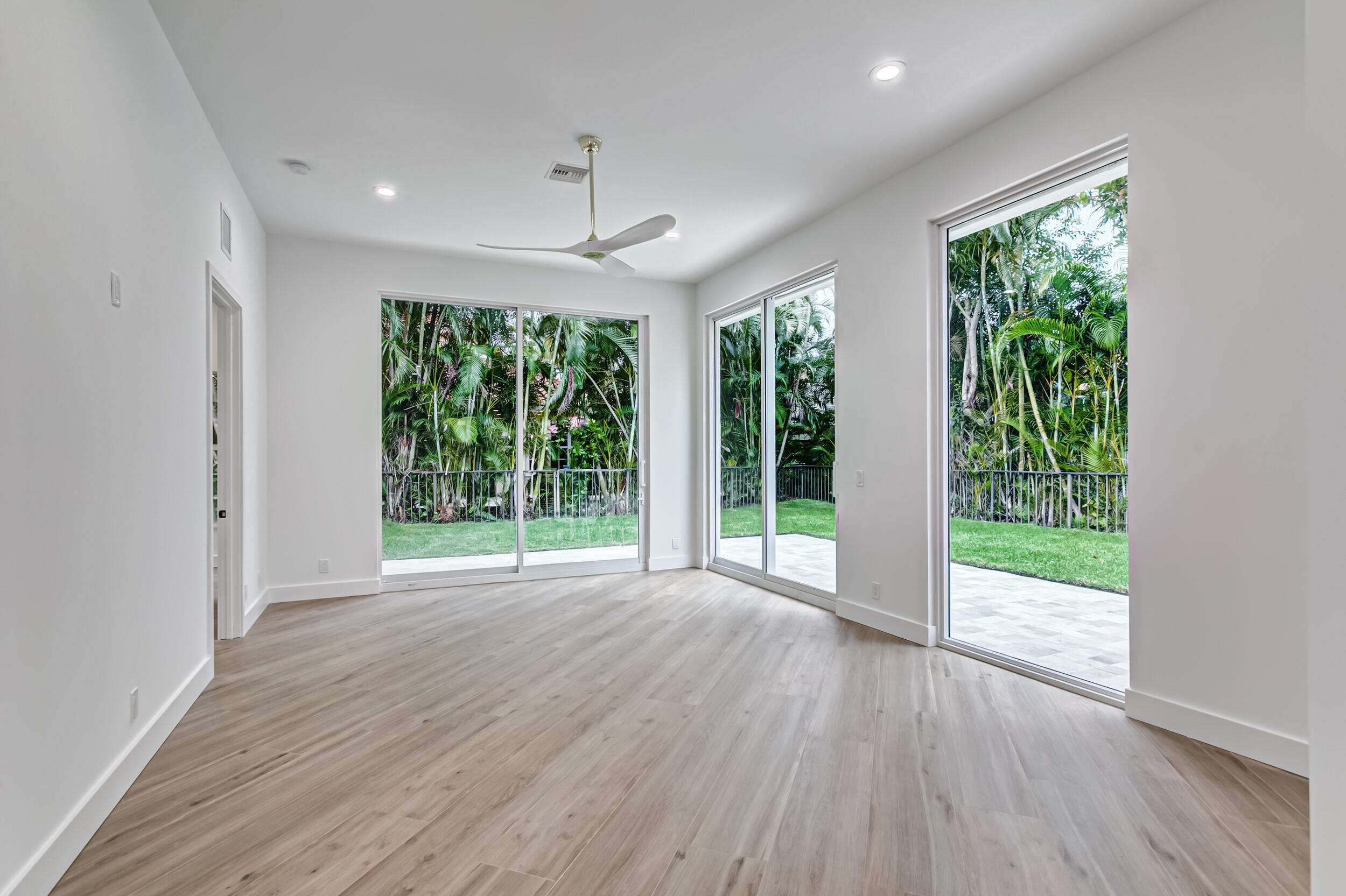 REGENTS PLACE - Residential