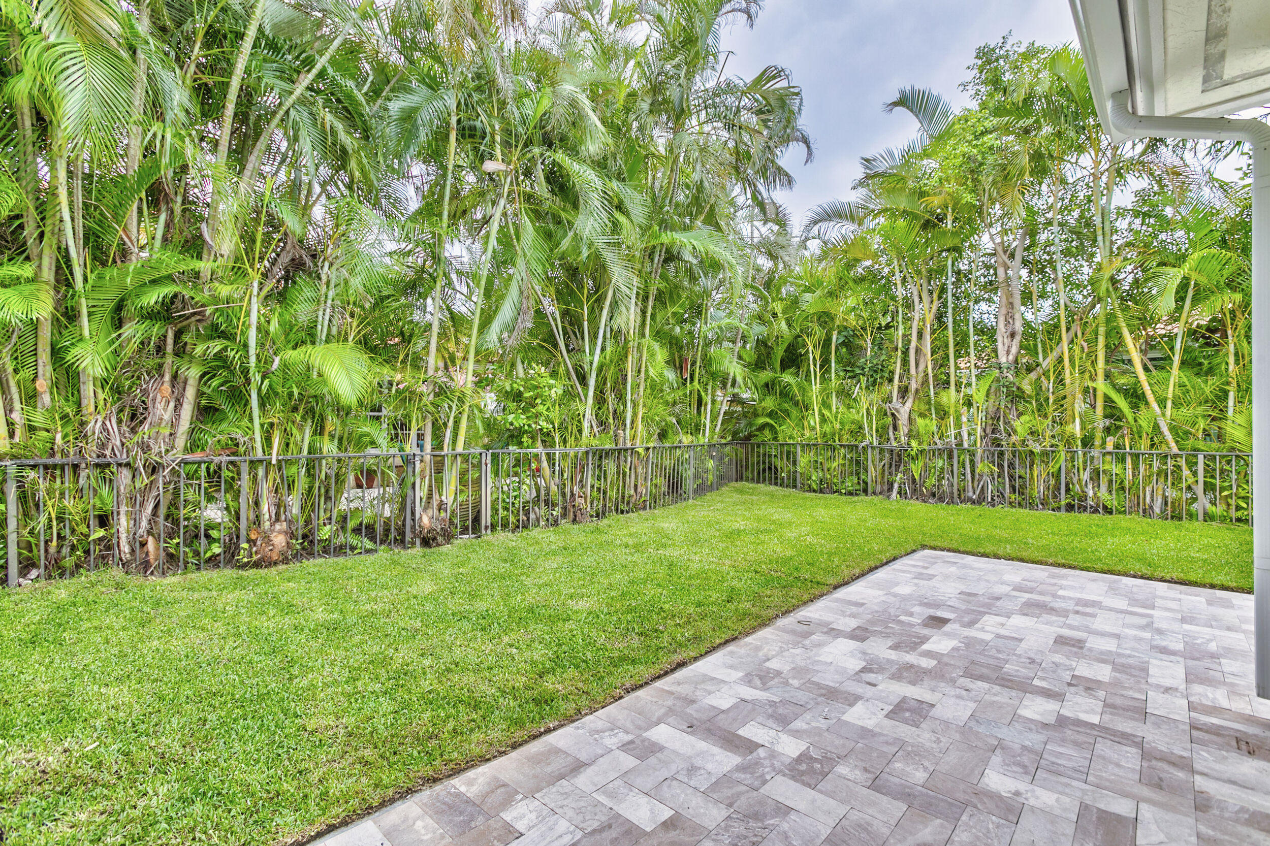 REGENTS PLACE - Residential