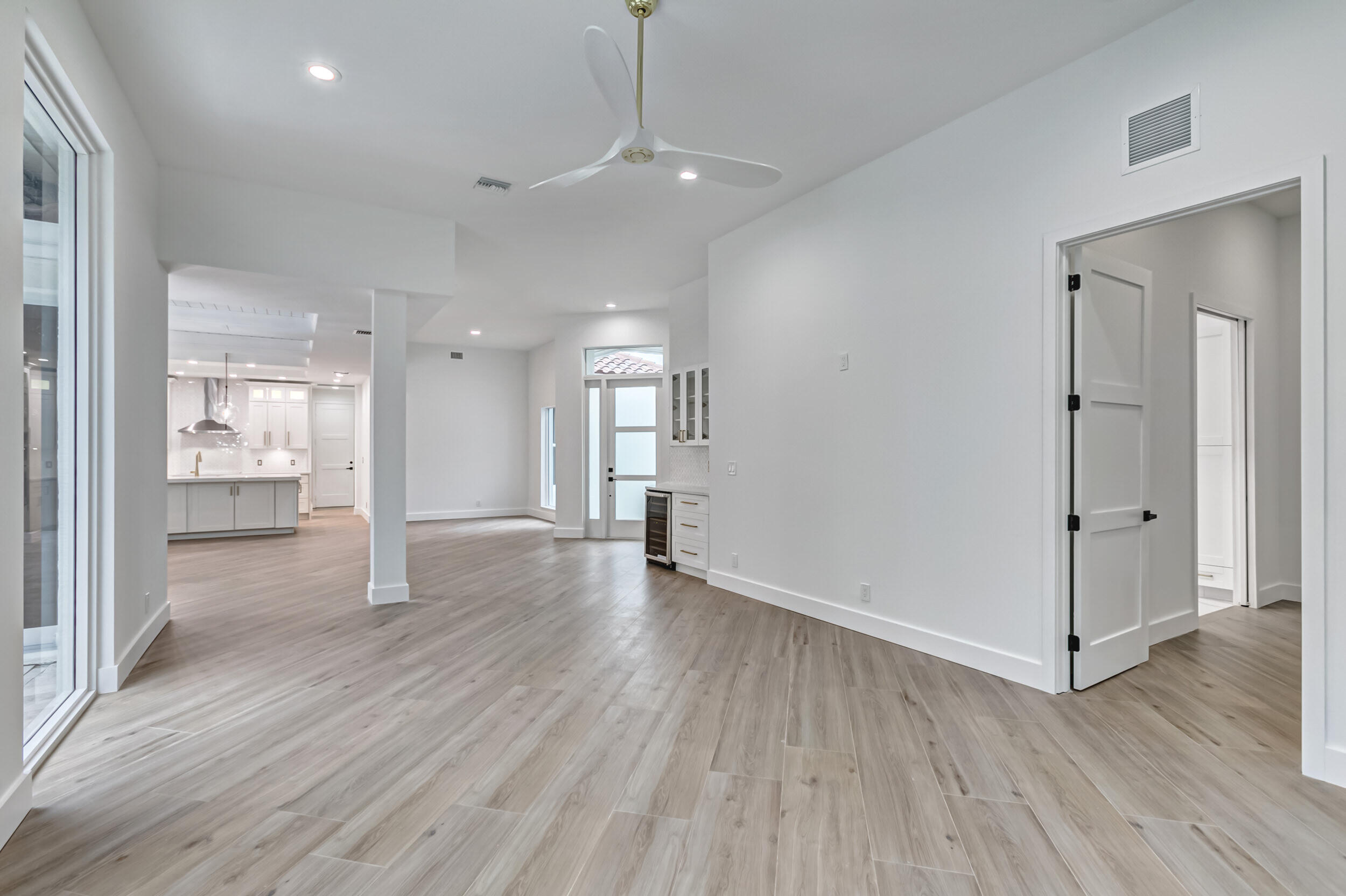 REGENTS PLACE - Residential