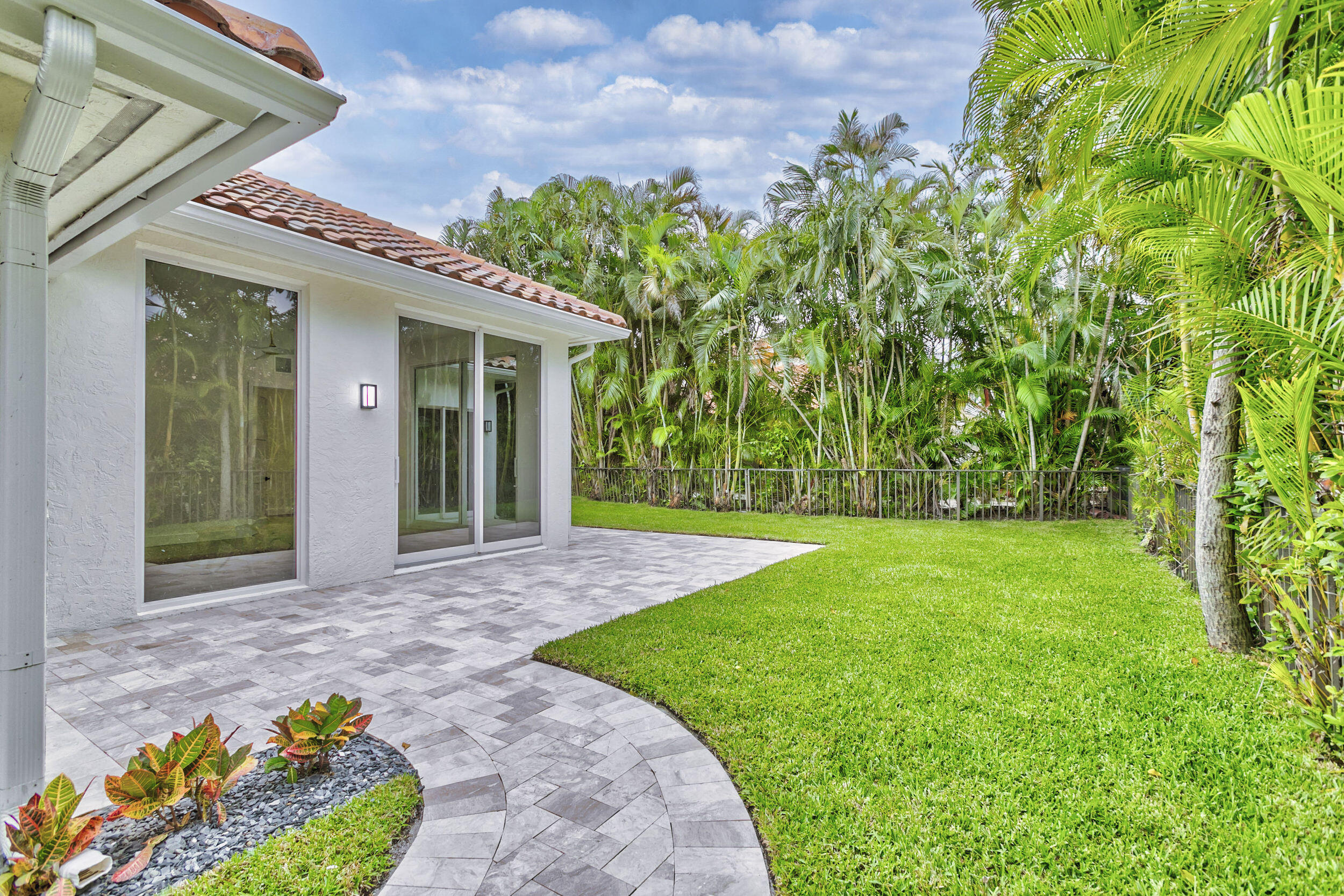 REGENTS PLACE - Residential