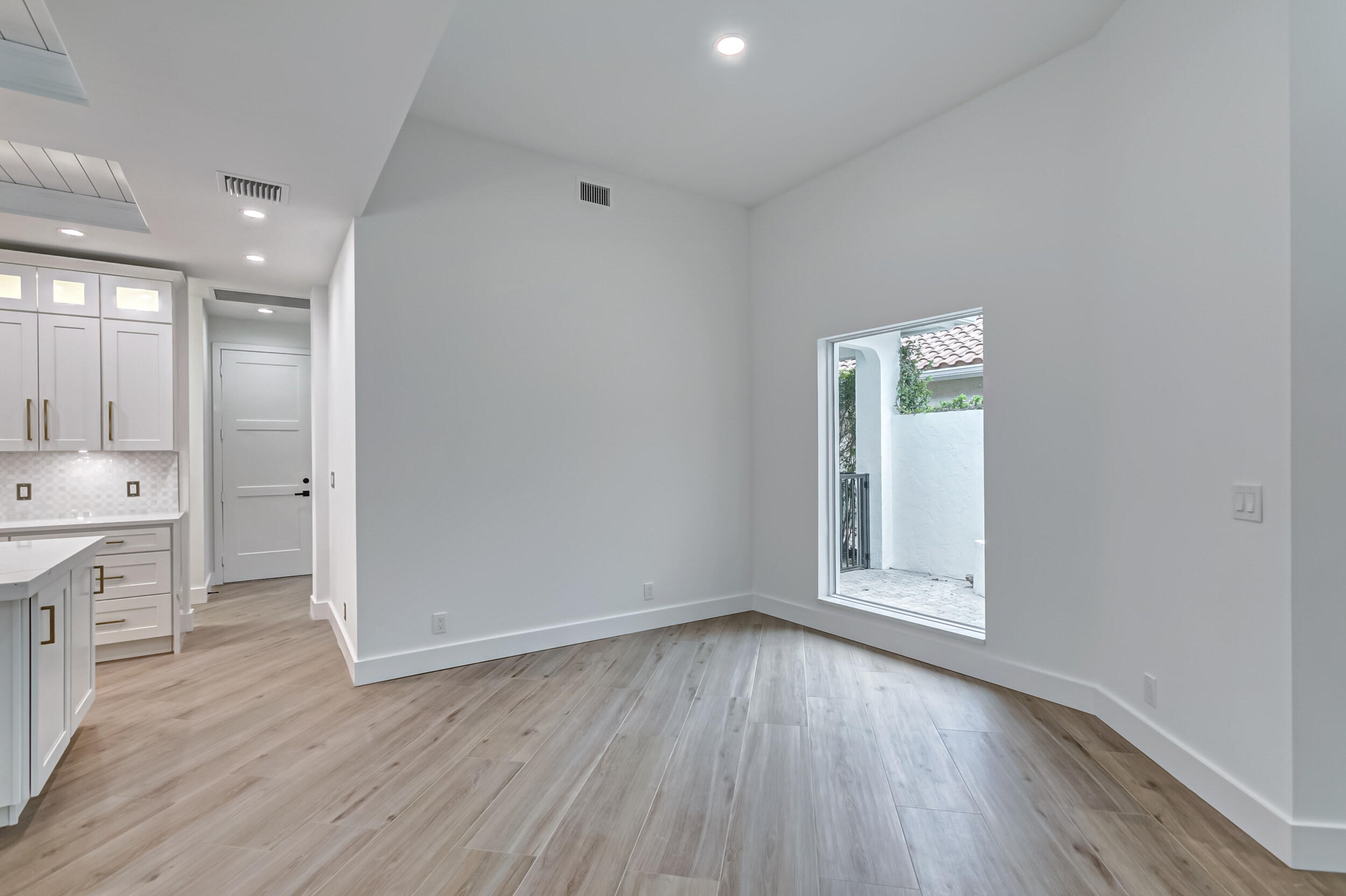 REGENTS PLACE - Residential