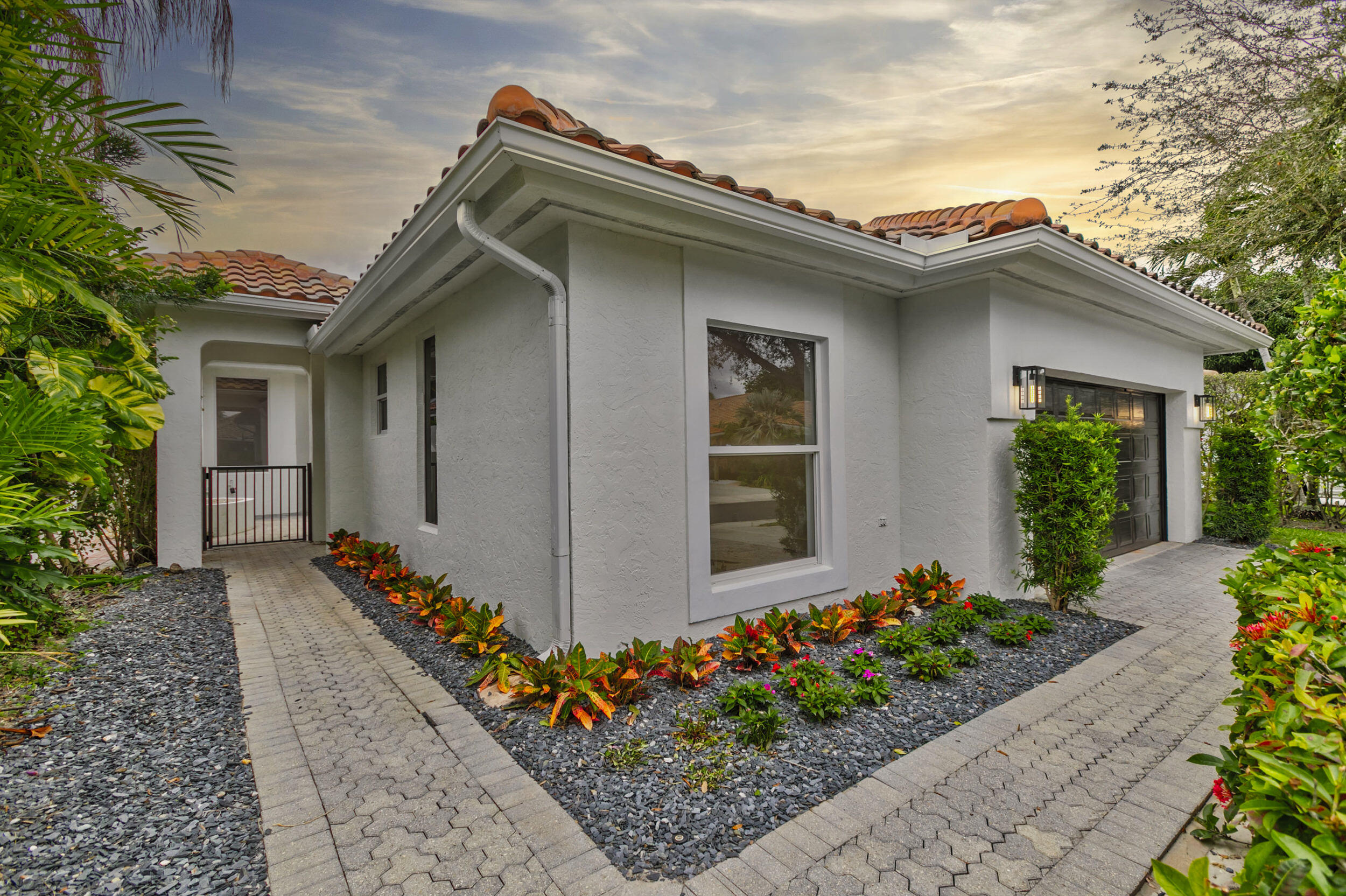 REGENTS PLACE - Residential