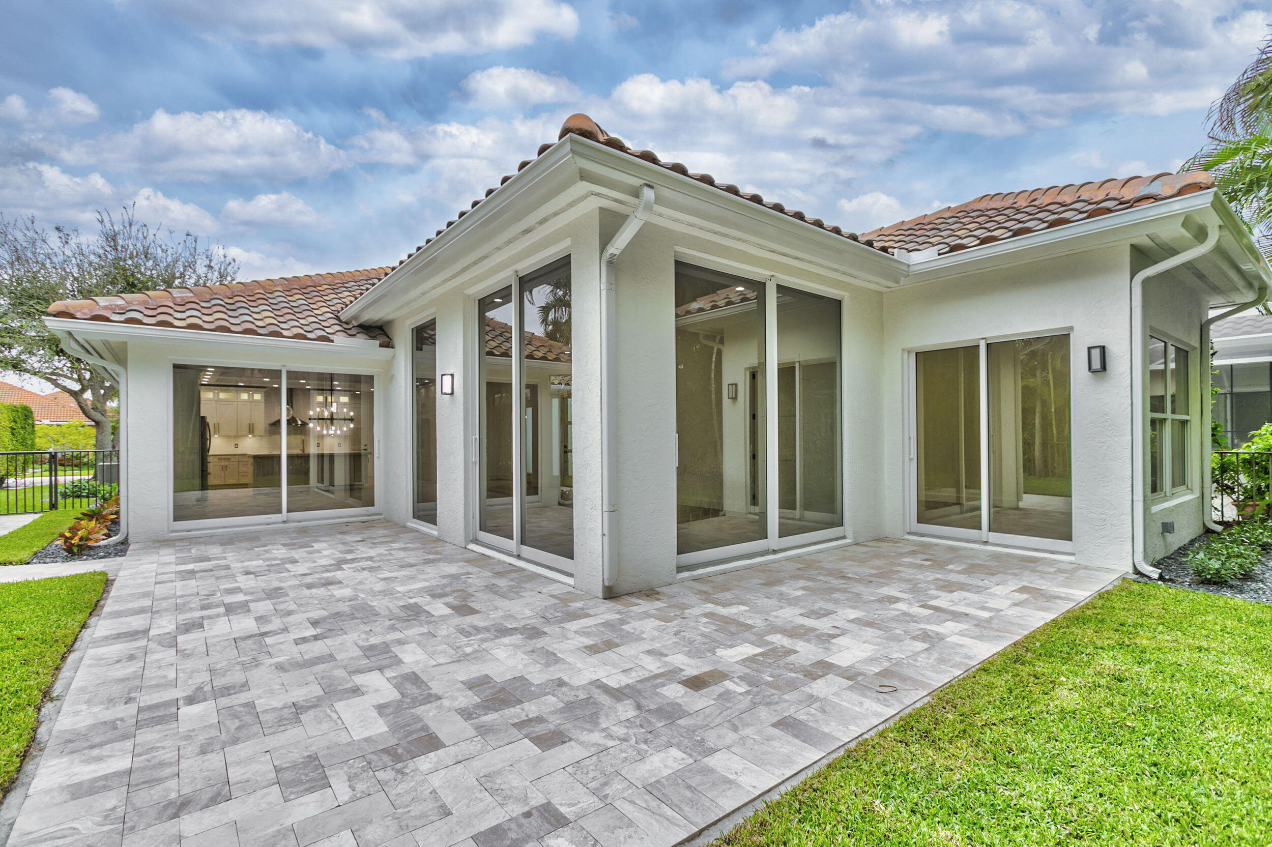 REGENTS PLACE - Residential