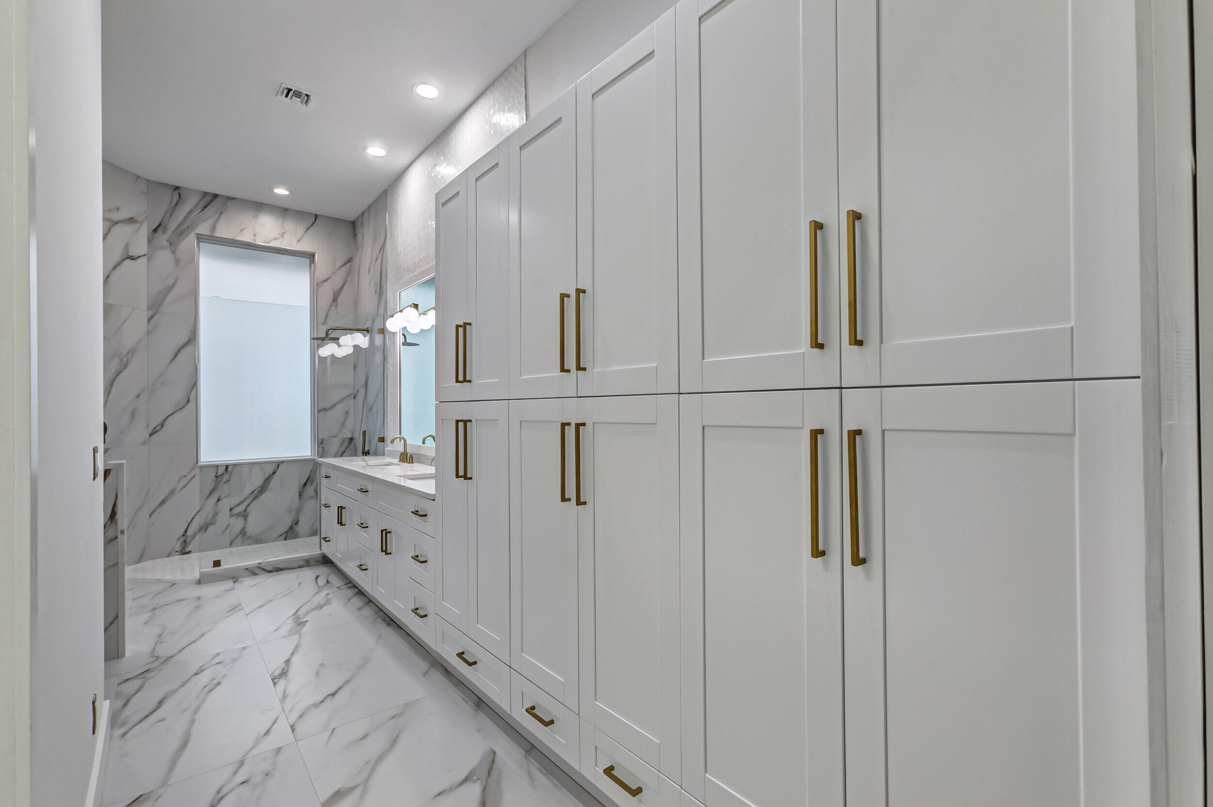 REGENTS PLACE - Residential