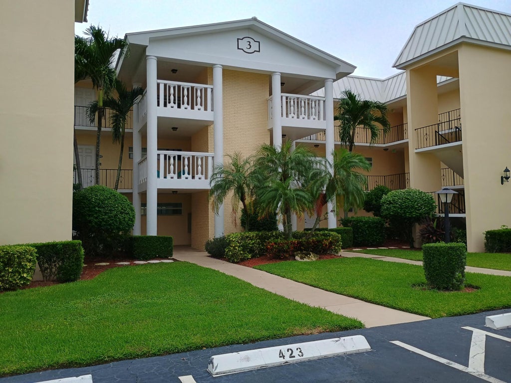 Photo of 3 Colonial Club Drive #100, Boynton Beach, FL 33435 (MLS # R11129563)