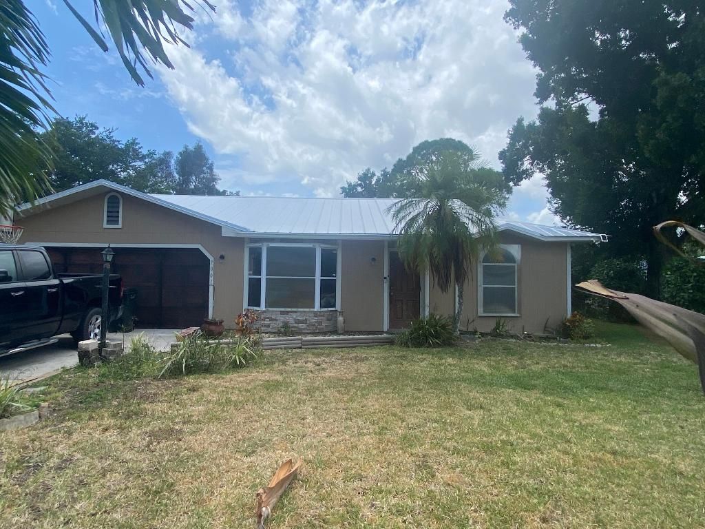 Photo of 7001 Lakeland Boulevard, Fort Pierce, FL 34951 (MLS # R11090008)