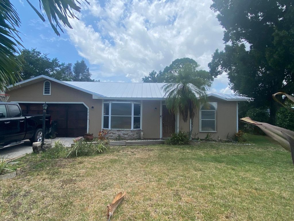 Photo of 7001 Lakeland Boulevard, Fort Pierce, FL 34951 (MLS # R11090008)