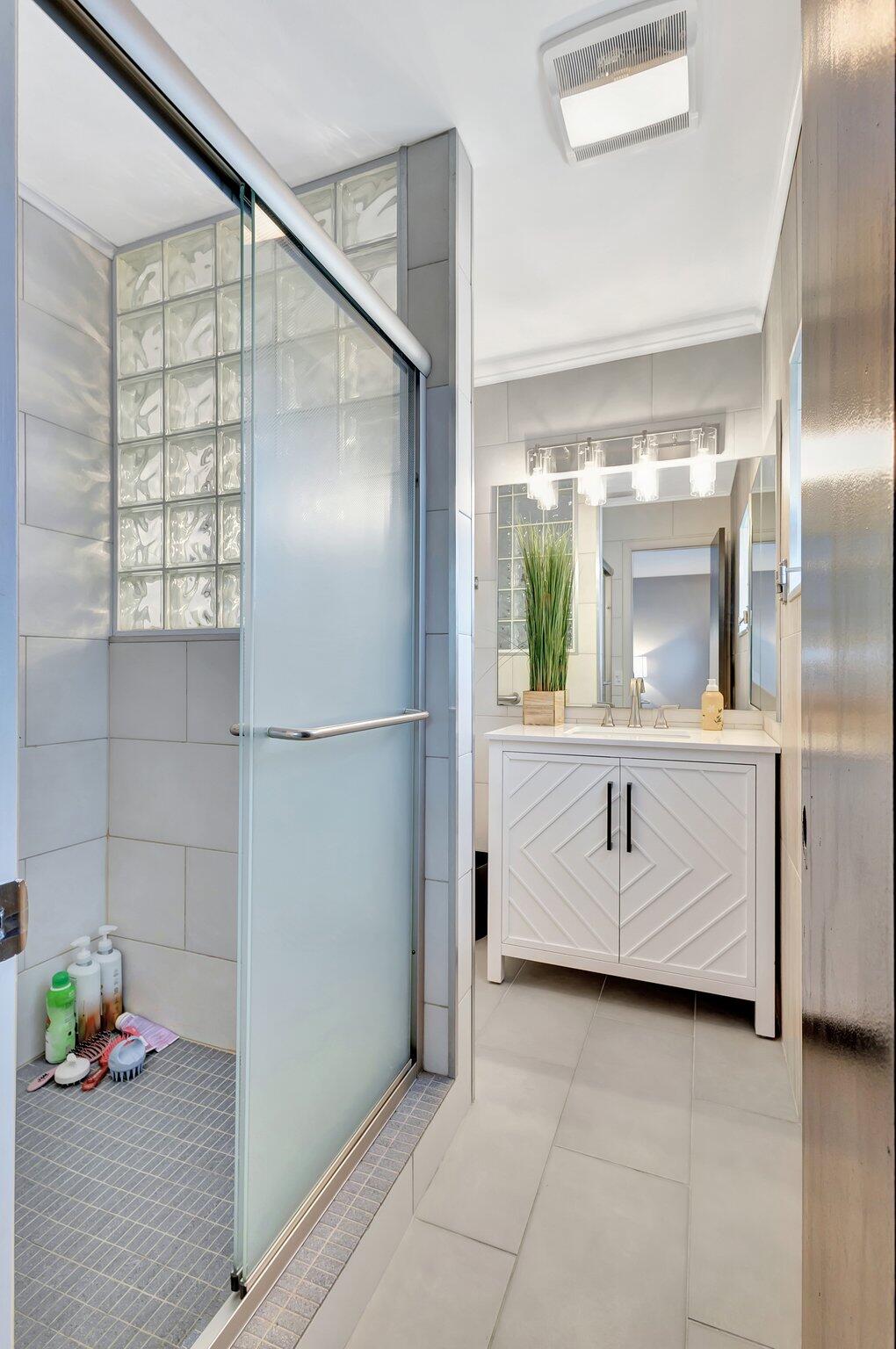 CROMWELL ESTATES - Residential Lease